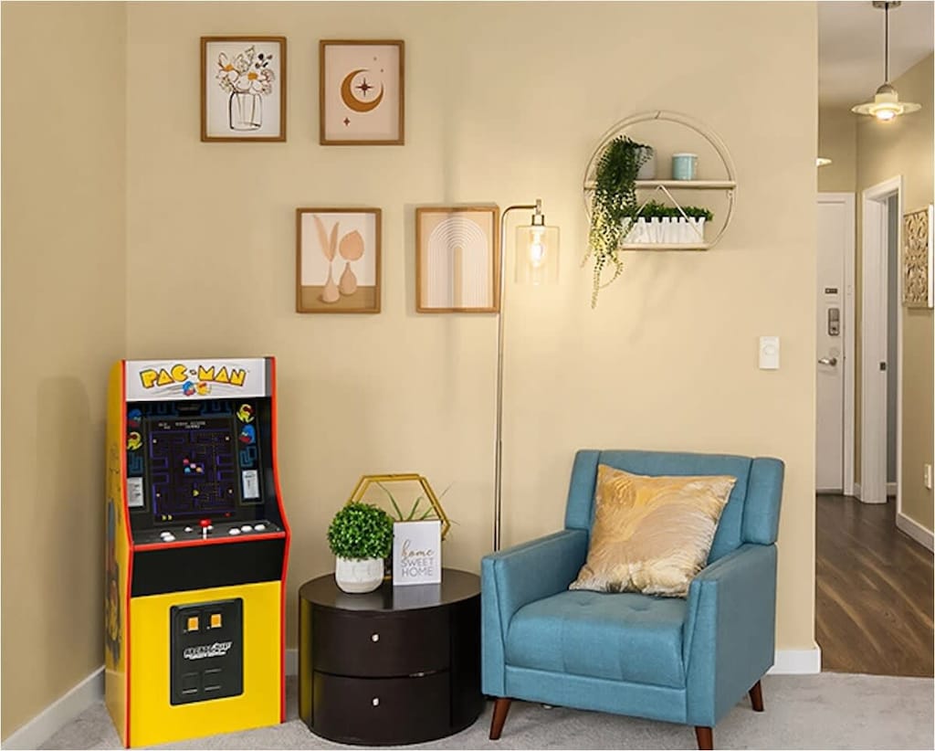 Enjoy the corner to read and play together!