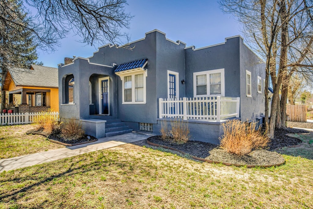 Our home was built in 1926 in the iconic and locally popular Santa-Fe style.