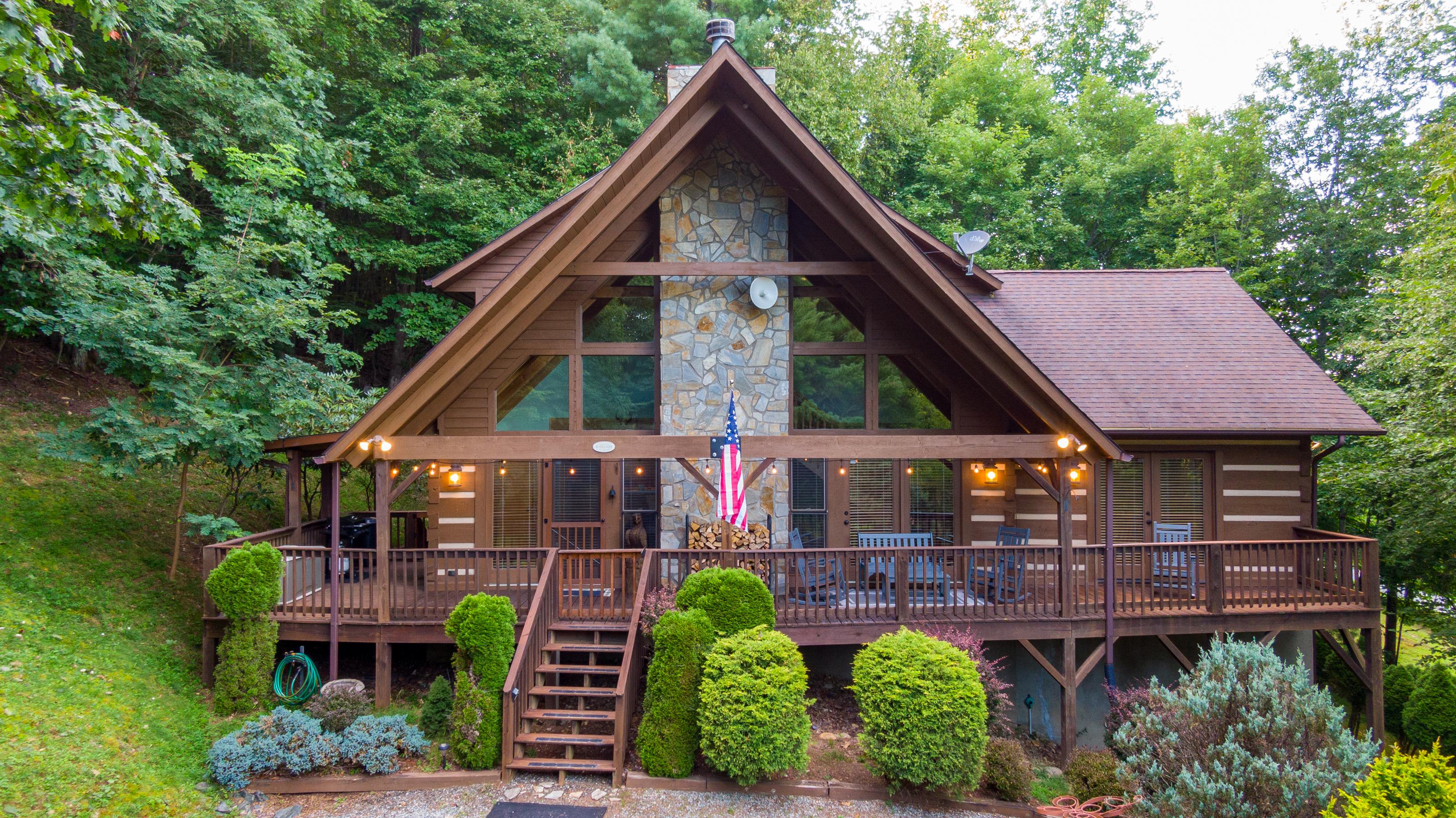 Property Image 1 - Highlander Cabin