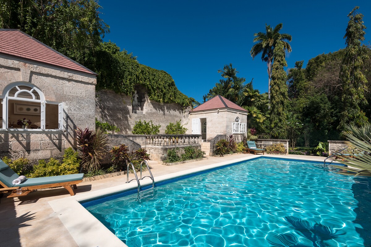 Porters Villa - Access to Pool