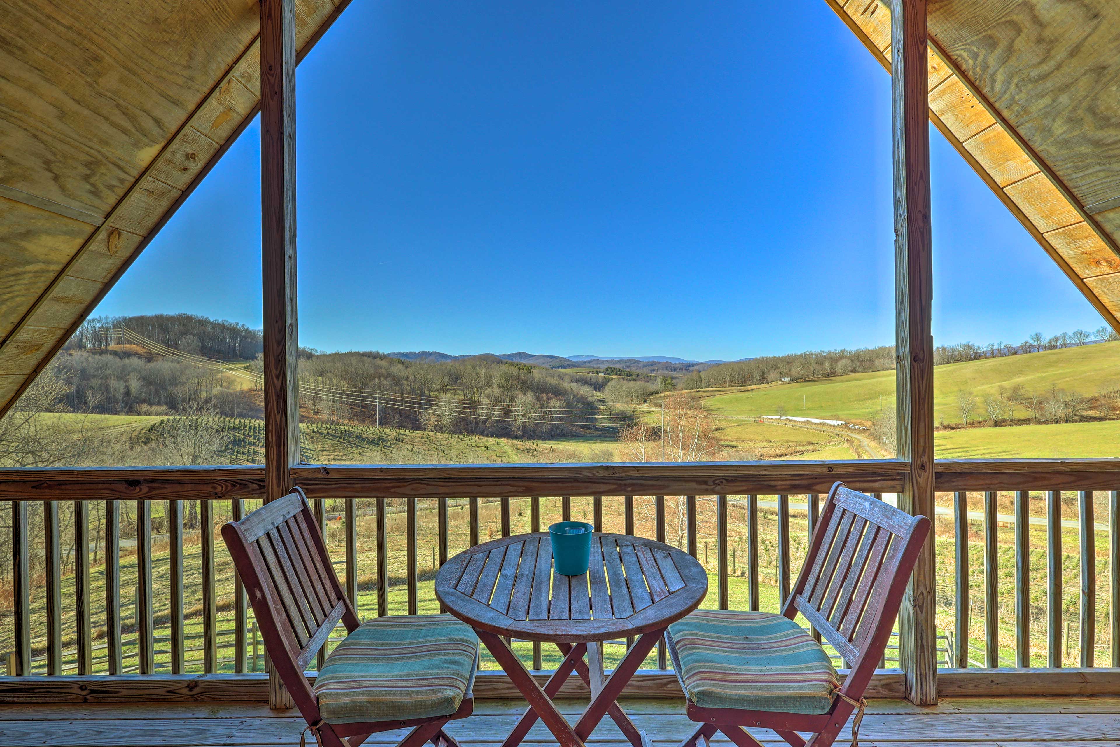 Property Image 2 - Sparta Cabin w/ Panoramic View, Wood Interior