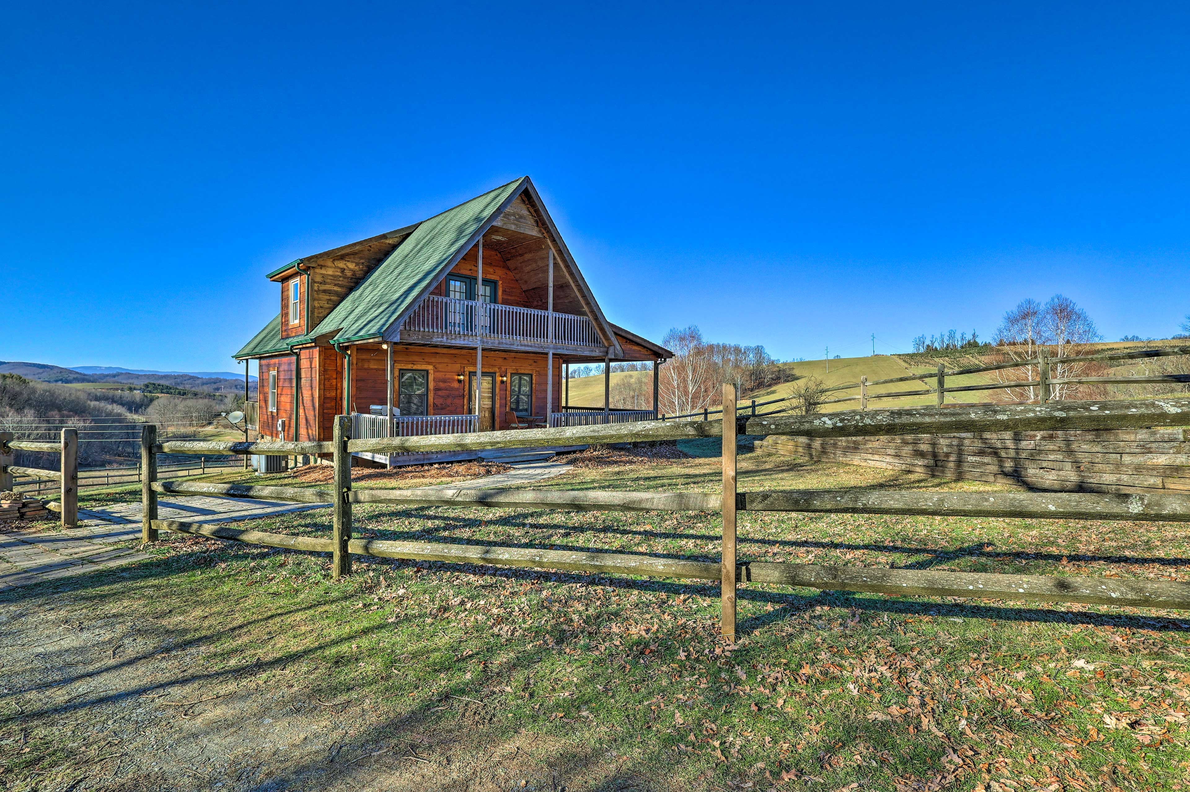 Property Image 1 - Sparta Cabin w/ Panoramic View, Wood Interior