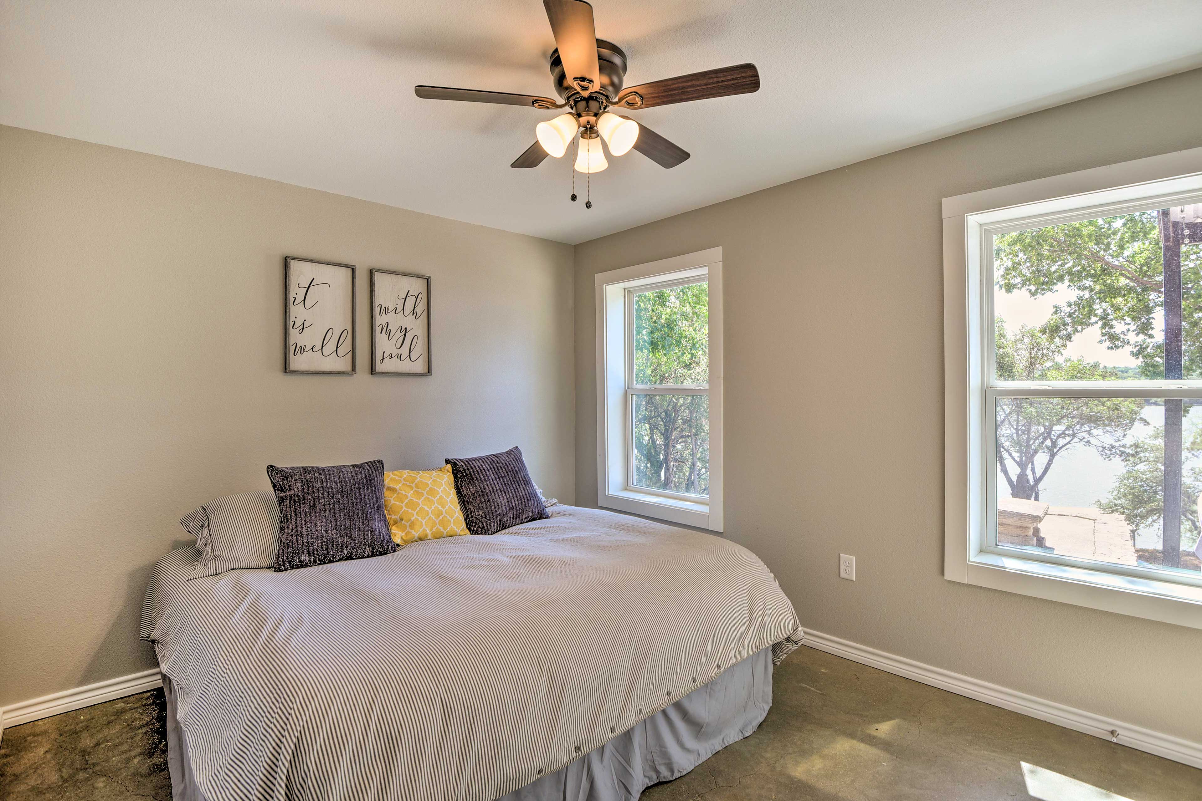 Spacious Palo Pinto Home: Private Dock & Pool