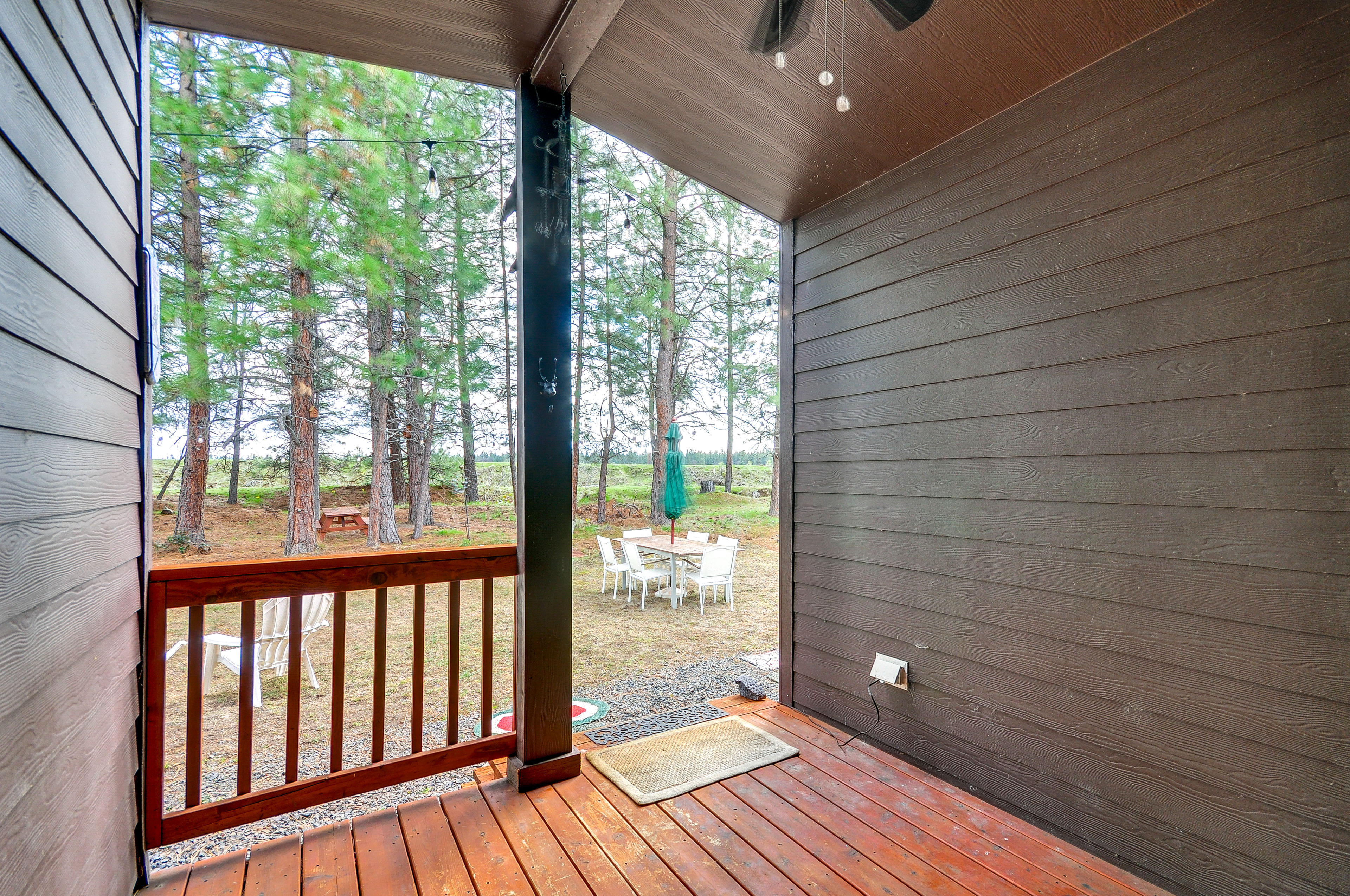 Oregon Cabin on Pine Hollow Reservoir w/ Mtn View!