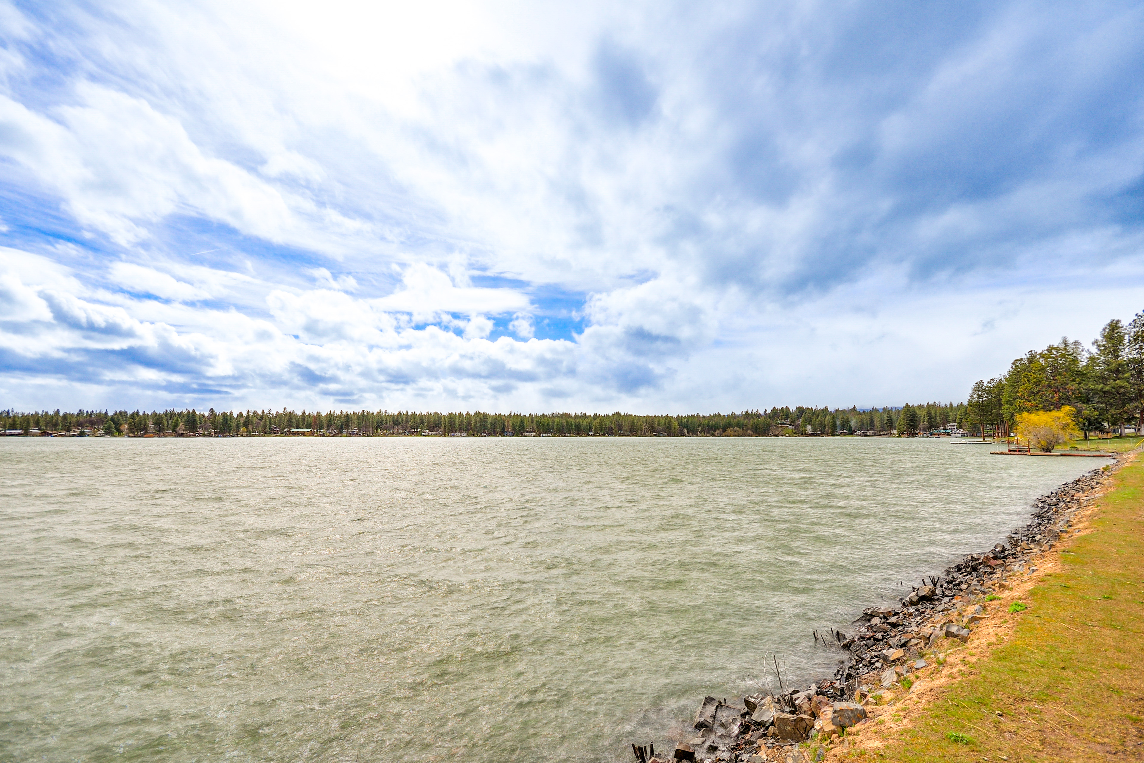 Property Image 1 - Oregon Cabin on Pine Hollow Reservoir w/ Mtn View!