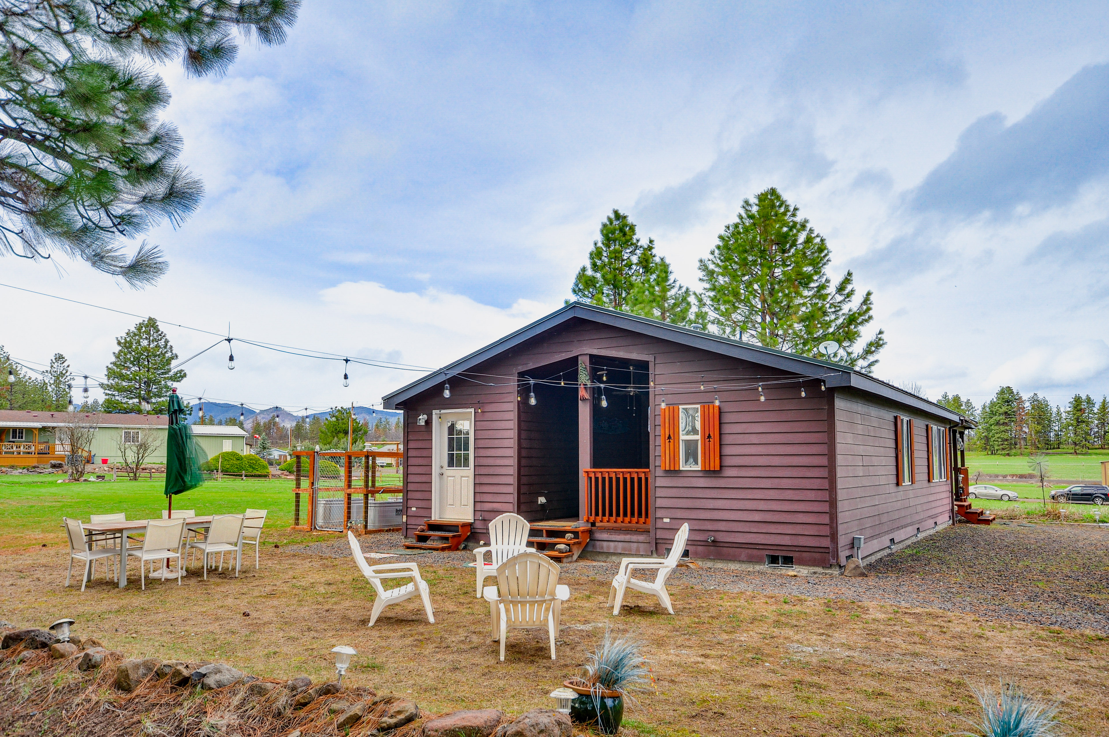 Property Image 2 - Oregon Cabin on Pine Hollow Reservoir w/ Mtn View!