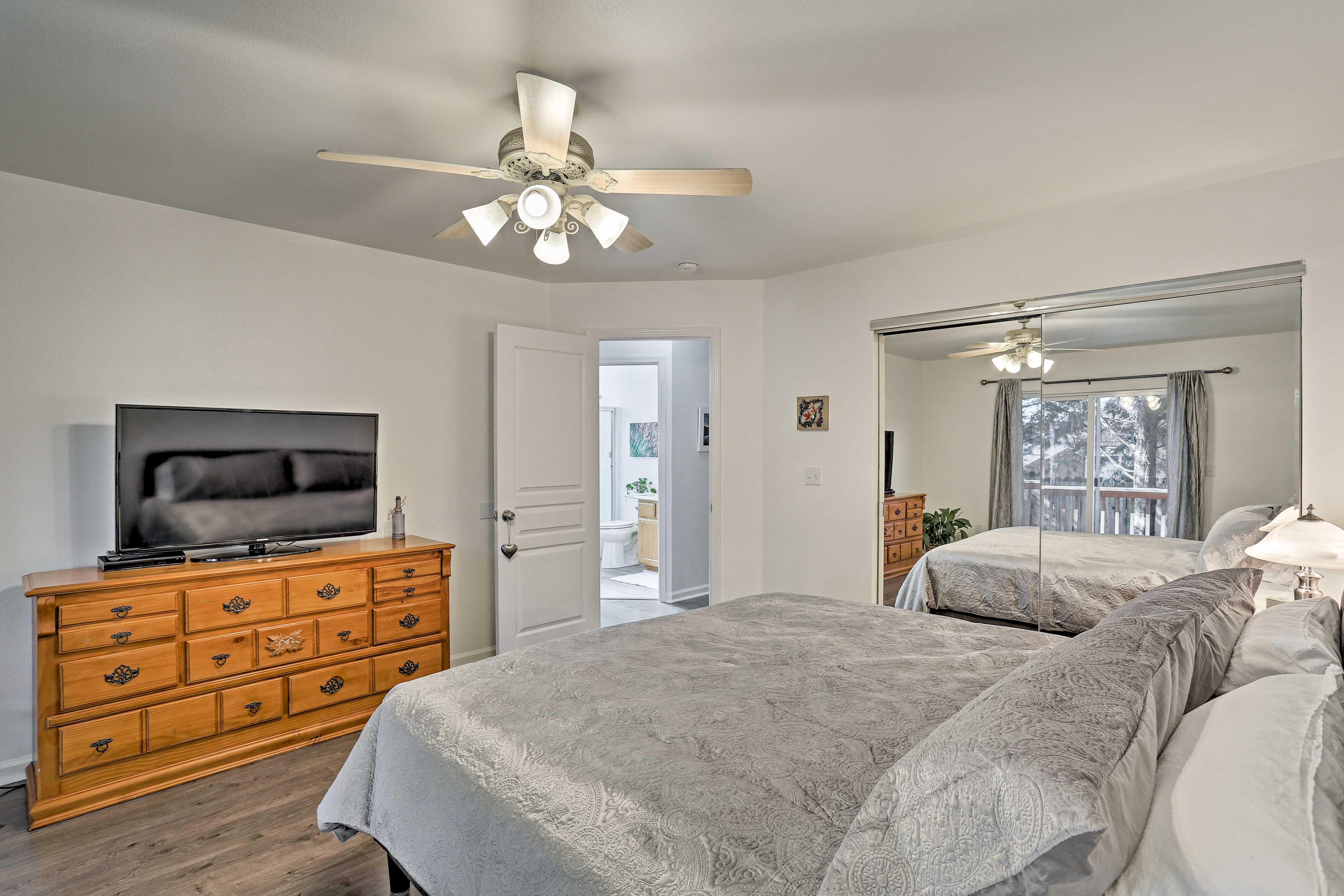 Centrally Located Mt Shasta Home w/ Deck!