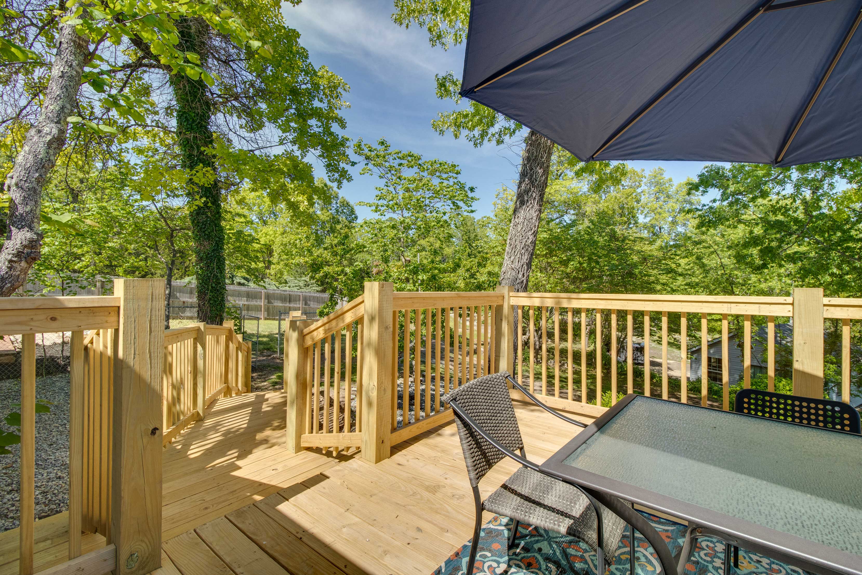 Charming Mountain Home Retreat: Walk to Marina!