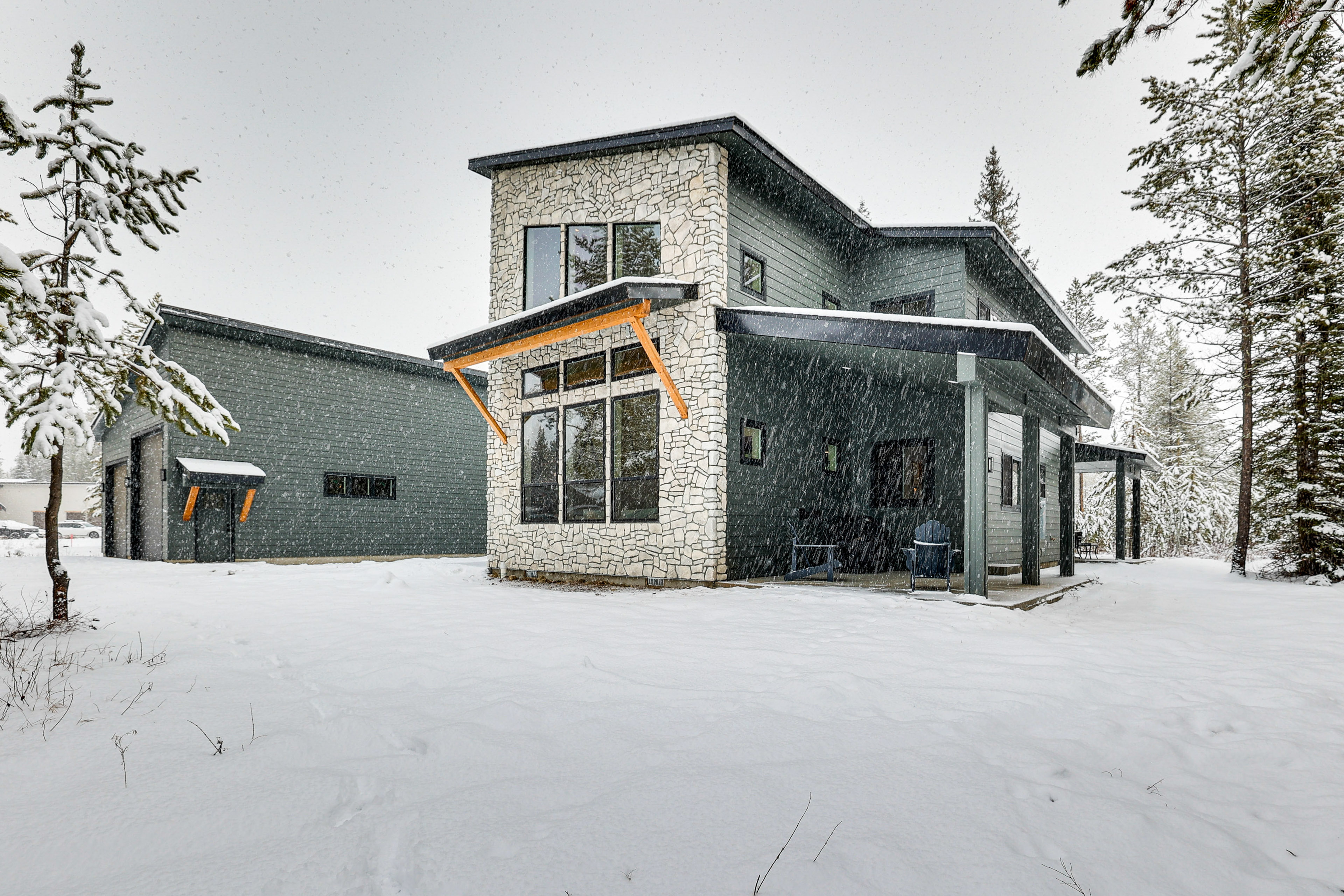 Property Image 1 - All-Season Donnelly Cabin w/ Sauna & Hot Tub!