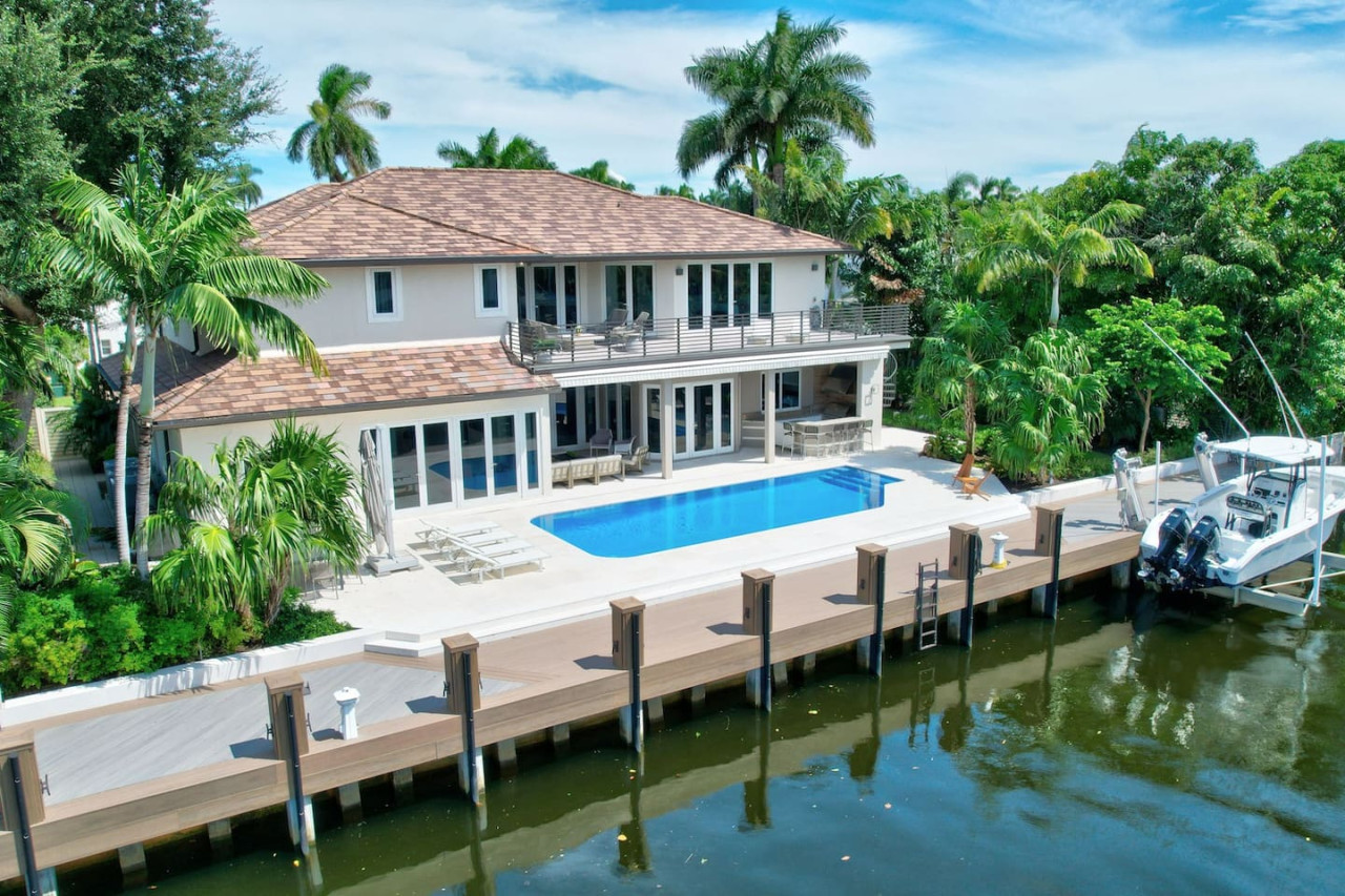 Elegant Waterfront Estate-6BR/6.5BA - off Las Olas
