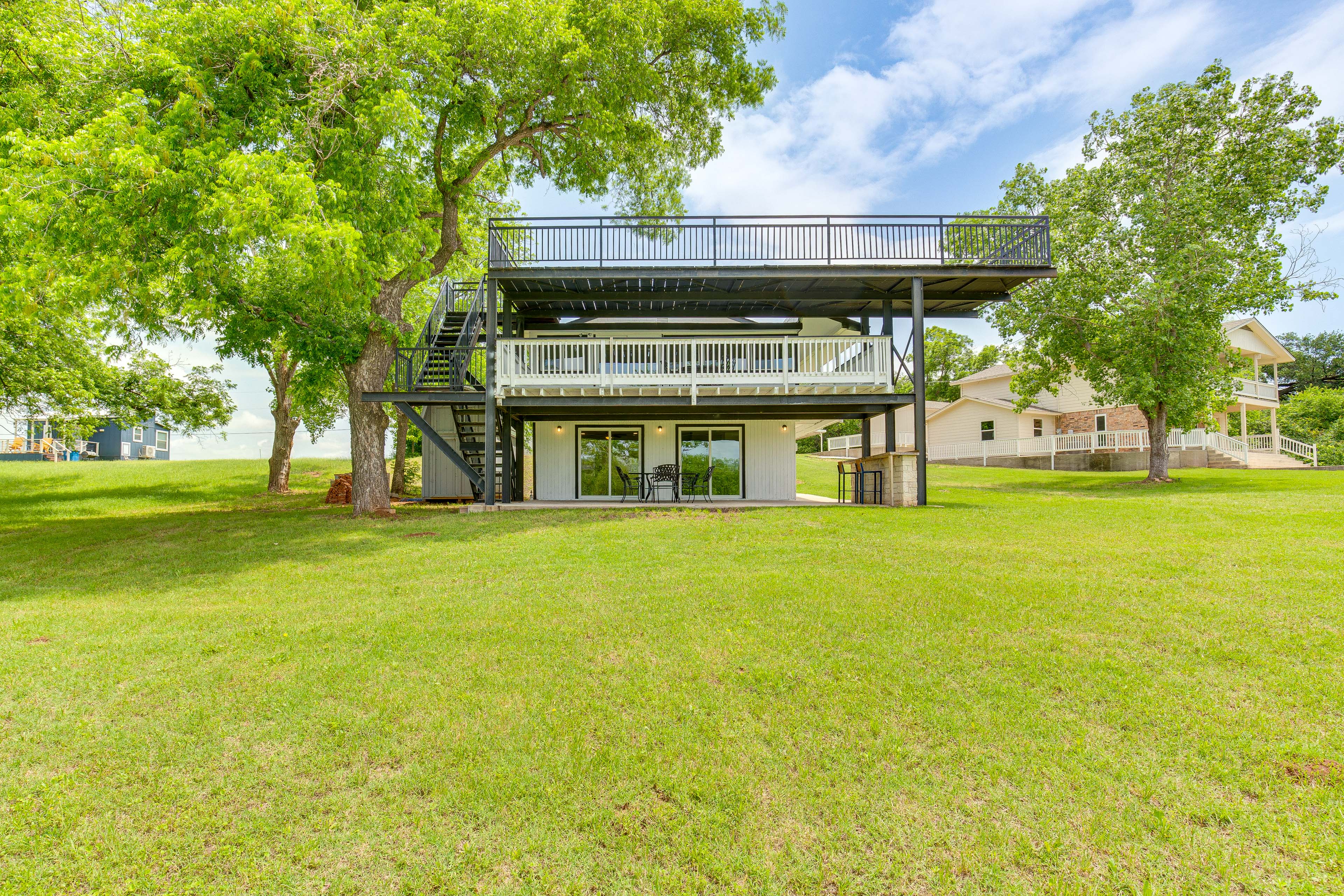 Property Image 2 - Granbury Home w/ Lake Views ~ 6 Mi to Boat Launch!