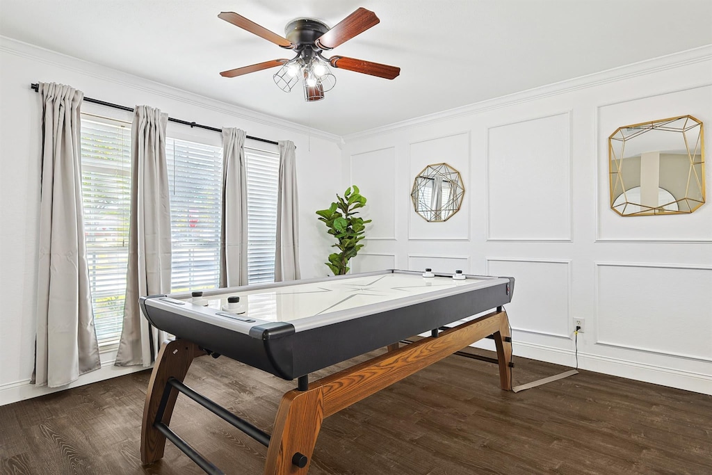 Feeling a little competitive? Challenge your companions to a friendly match of air hockey. Raise the stakes by placing your wagers on your champion!