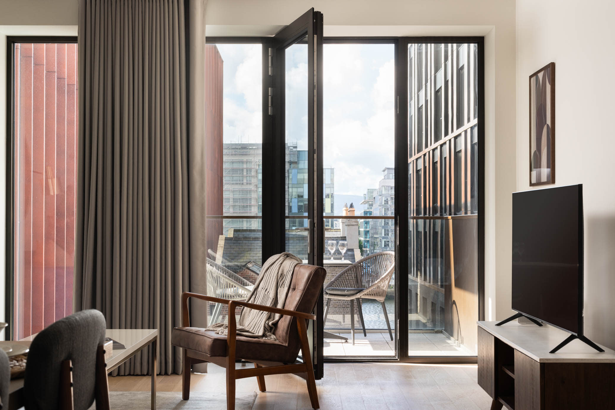 Urban Rest Dublin Docklands - One Bedroom Apartment