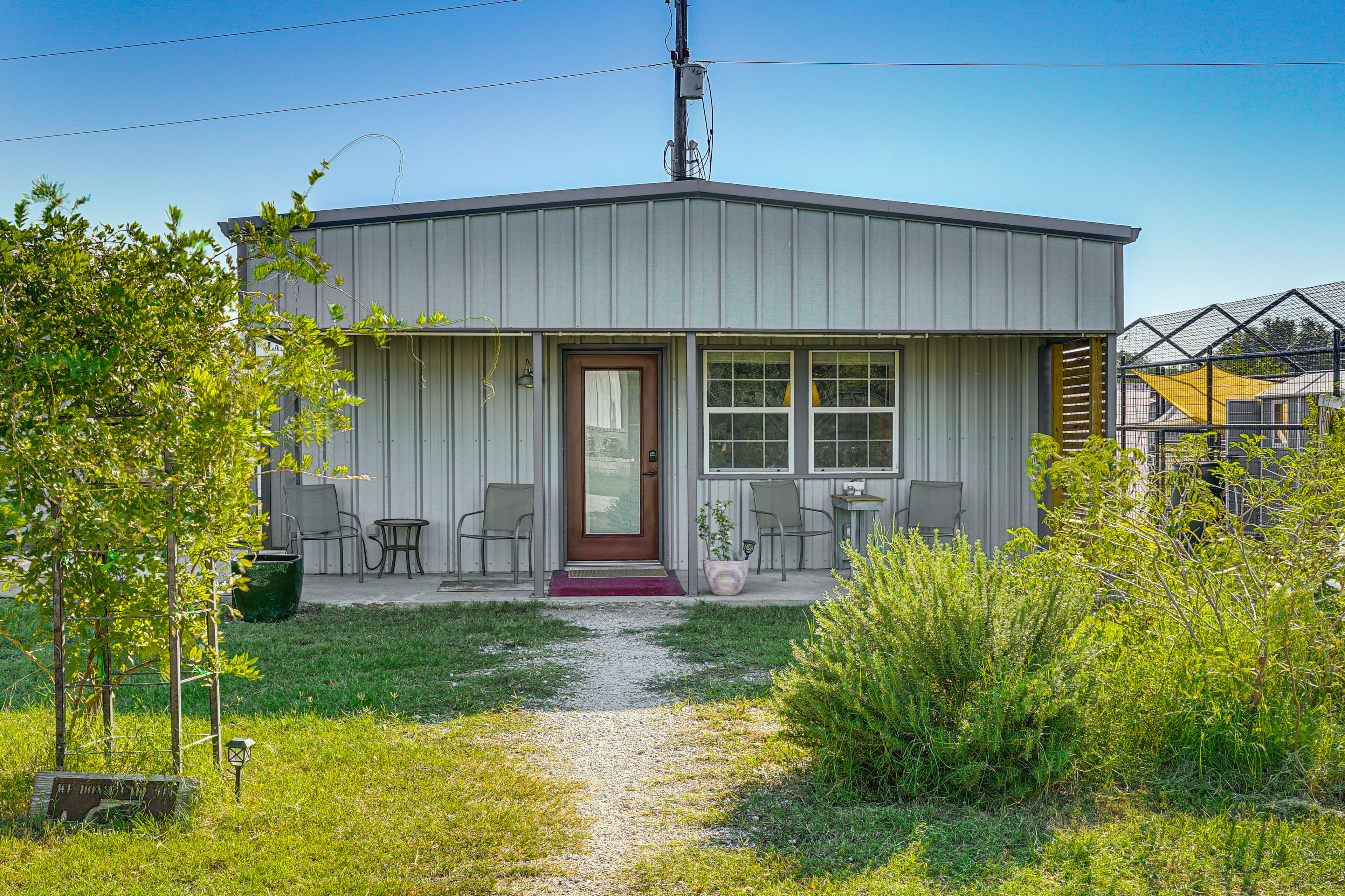 Property Image 2 - Dog-Friendly Guest House on Horse Ranch in Azle!