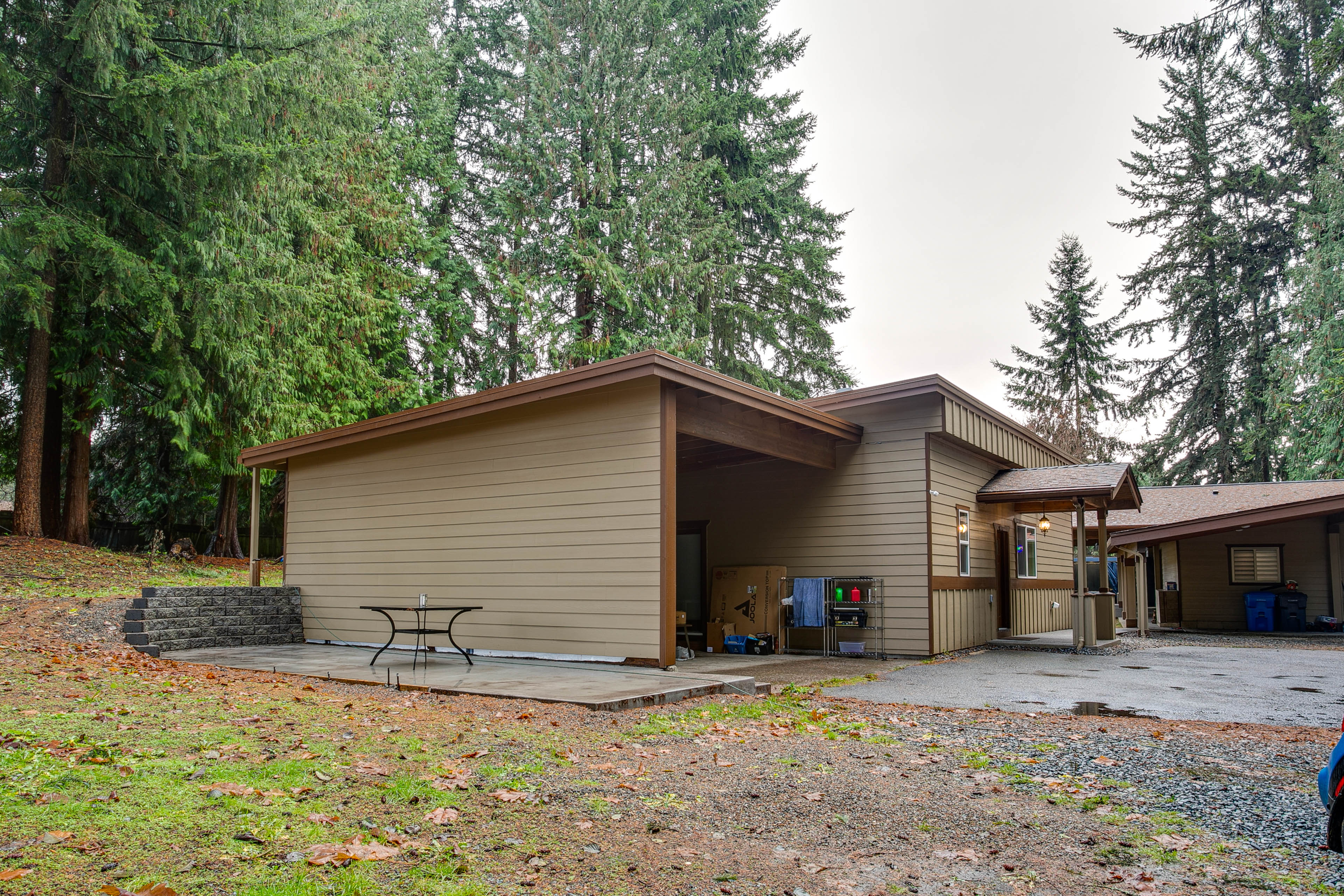 Property Image 2 - Bonney Lake Retreat: Patio, Hot Tub & Mtn View!