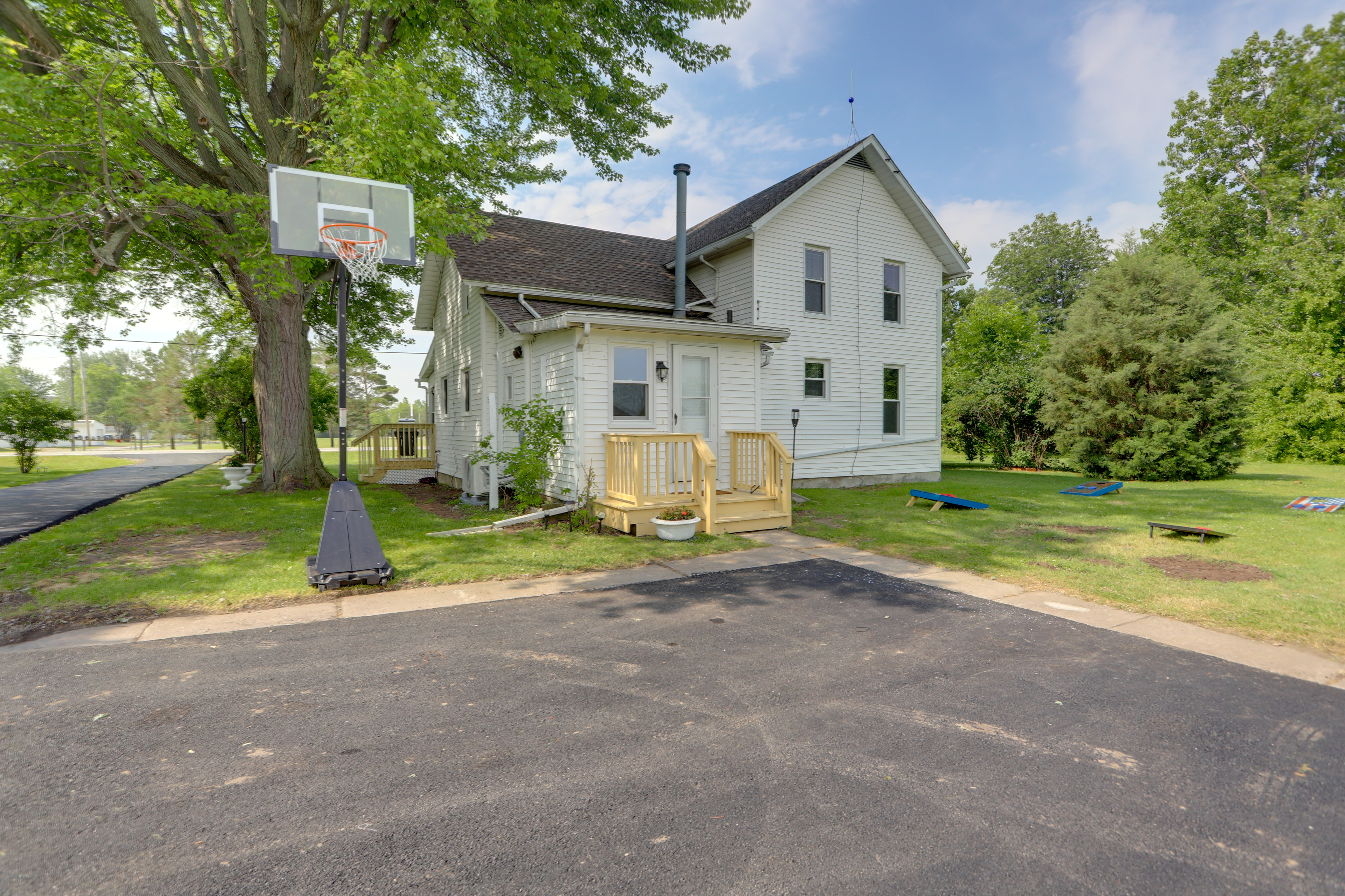 Property Image 2 - Welcoming Port Clinton Vacation Rental!