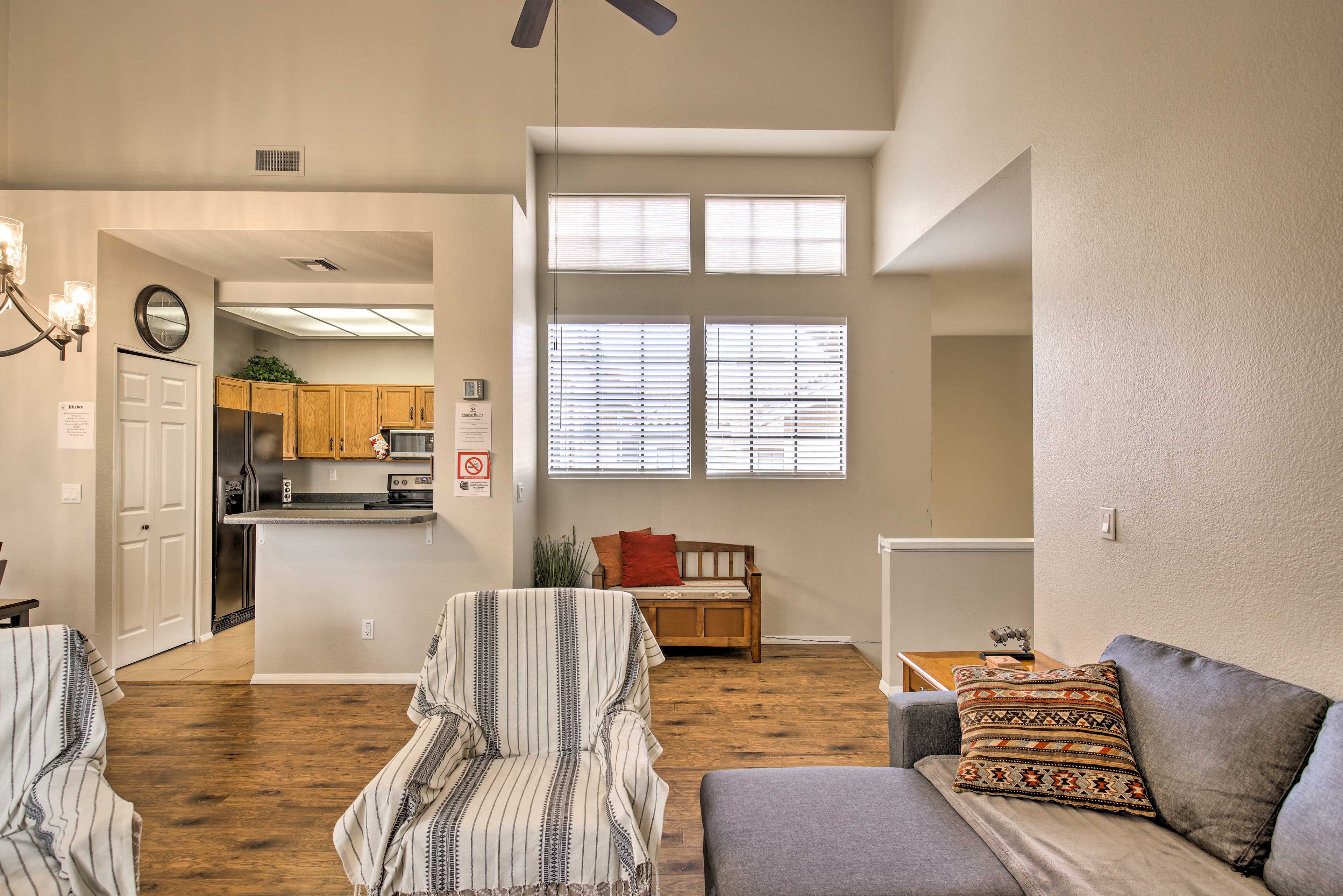 Breezy Mesa Condo w/ Community Pool & Hot Tub!