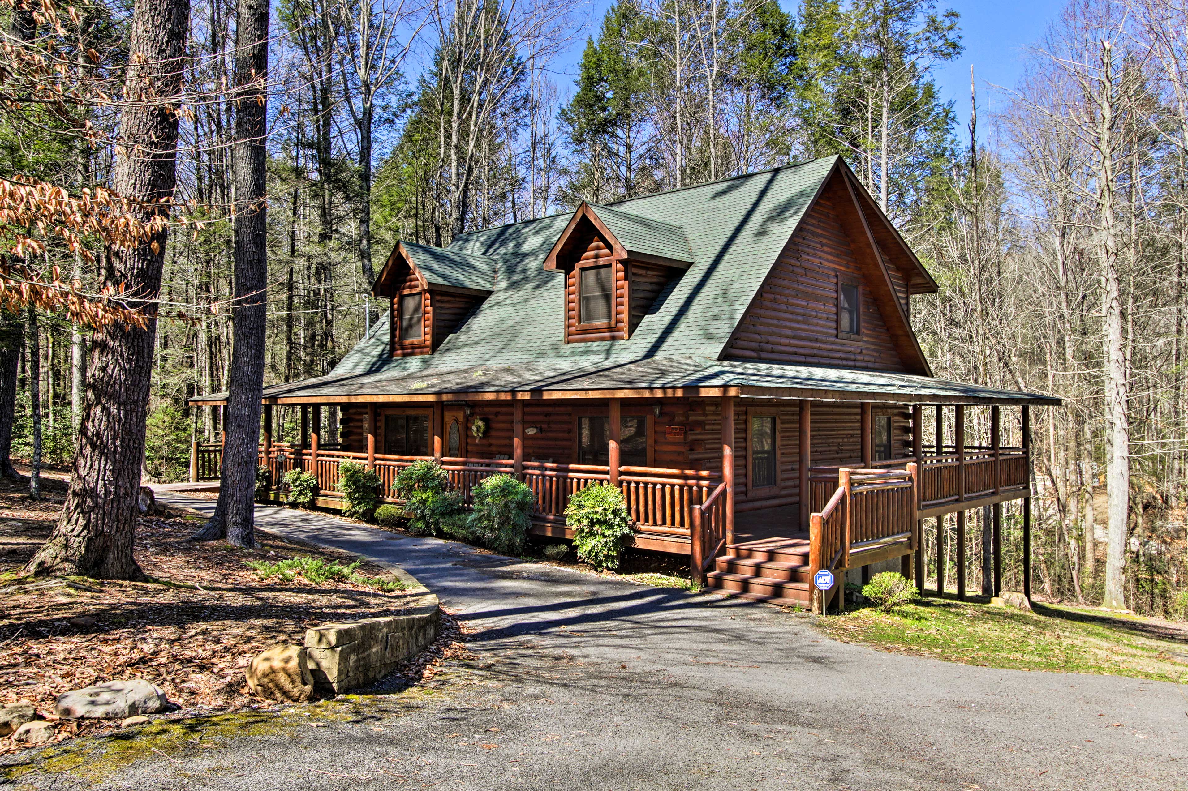 Property Image 1 - Sevierville Cabin w/ Hot Tub: 6 Mi to Pigeon Forge