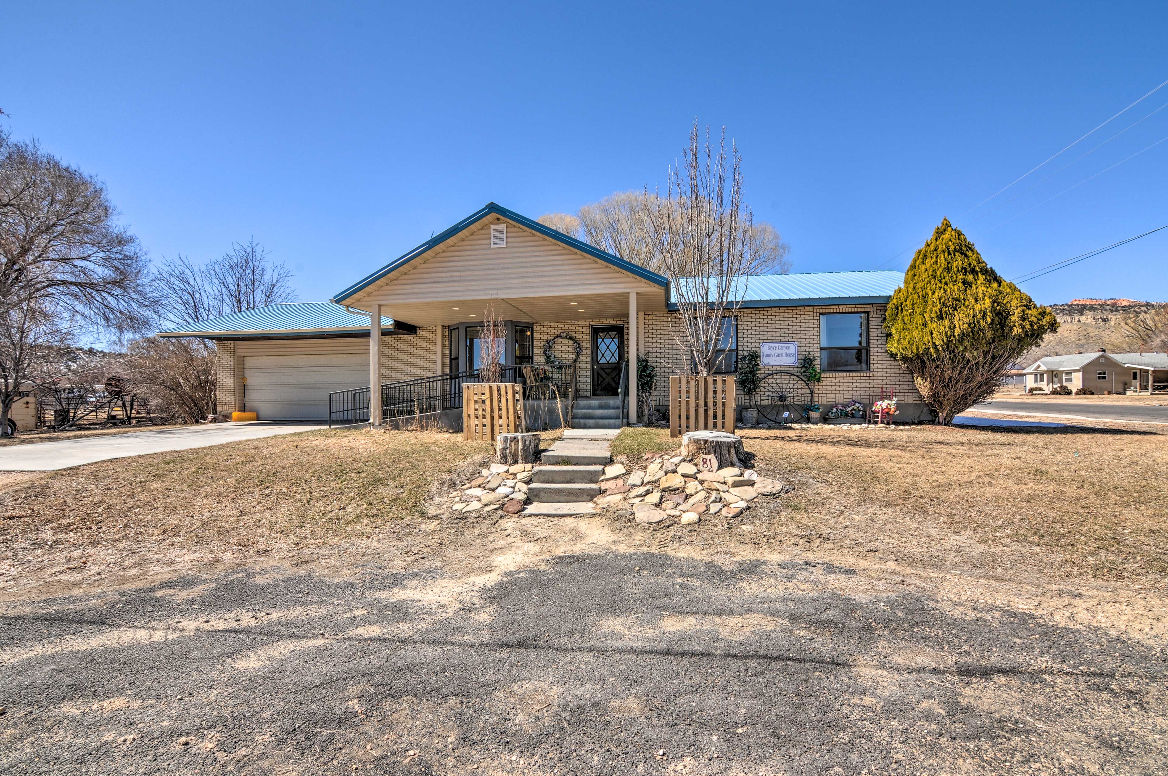 Property Image 2 - Bryce Canyon Area House w/ Mountain Views!