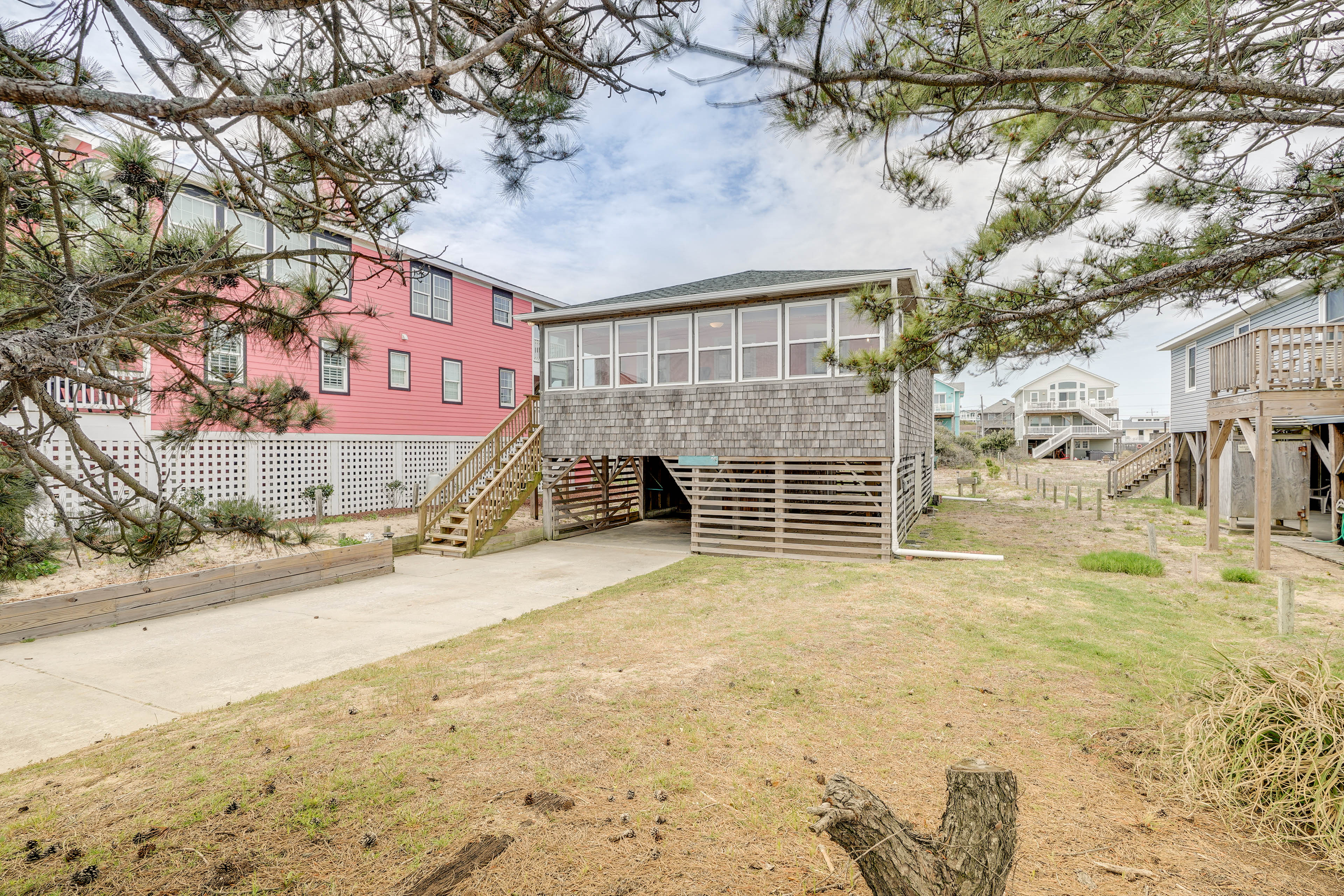 Updated Kitty Hawk Semi-Oceanfront w/ Ocean Views