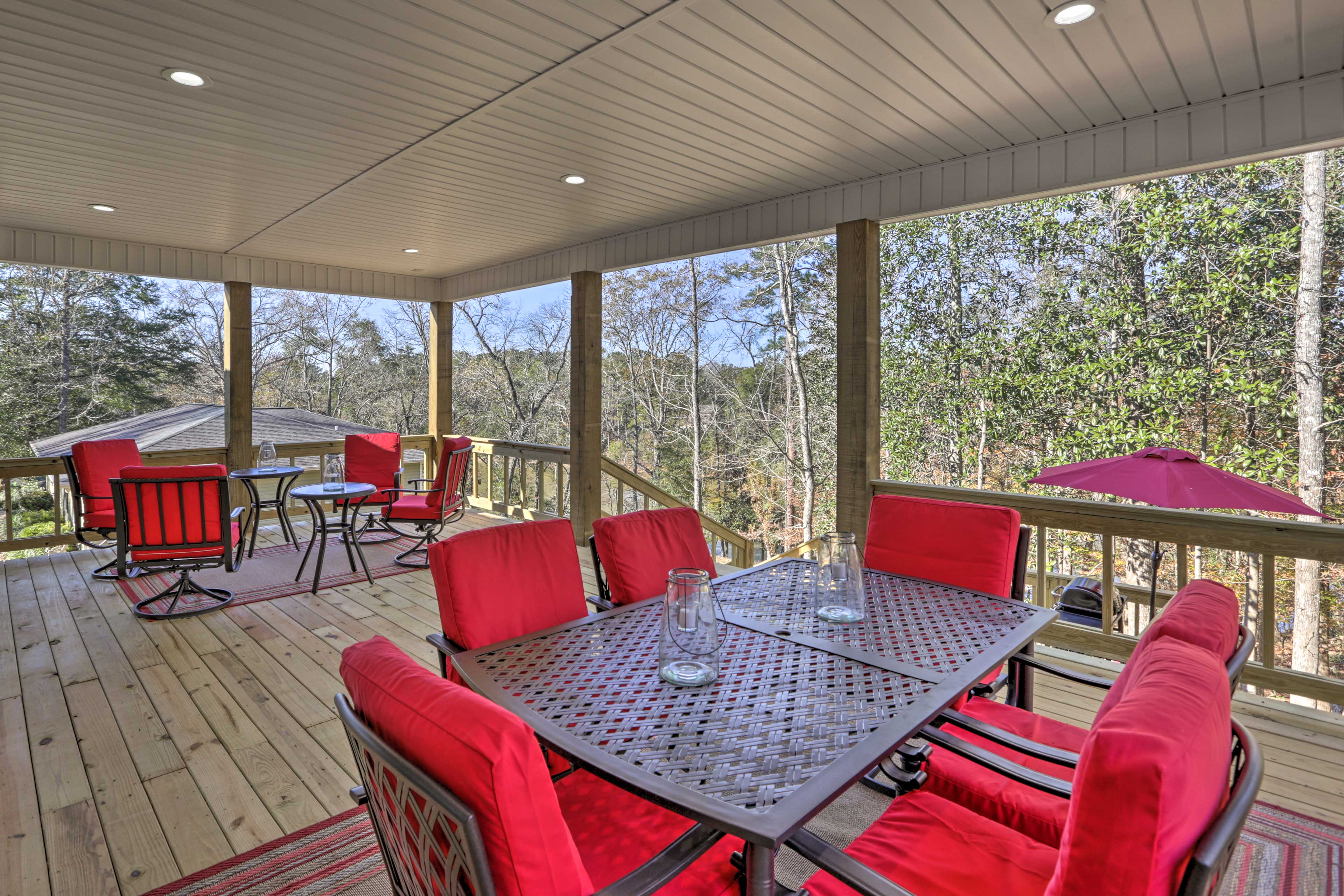 Property Image 2 - White Oak Creek Home w/ Views, Deck & Pool Access!