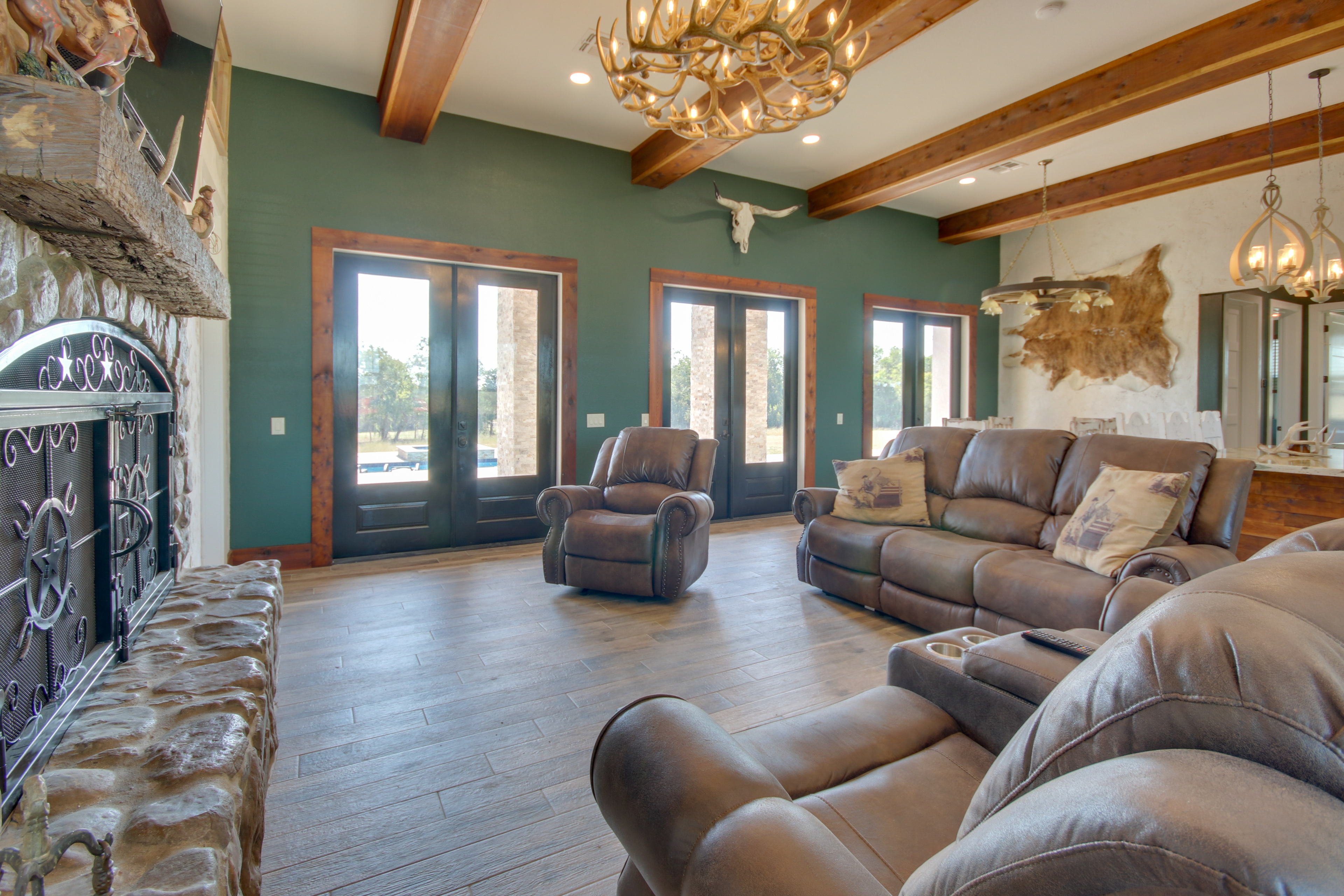 Stunning Ranch Villa: Private Pool & Hot Tub!