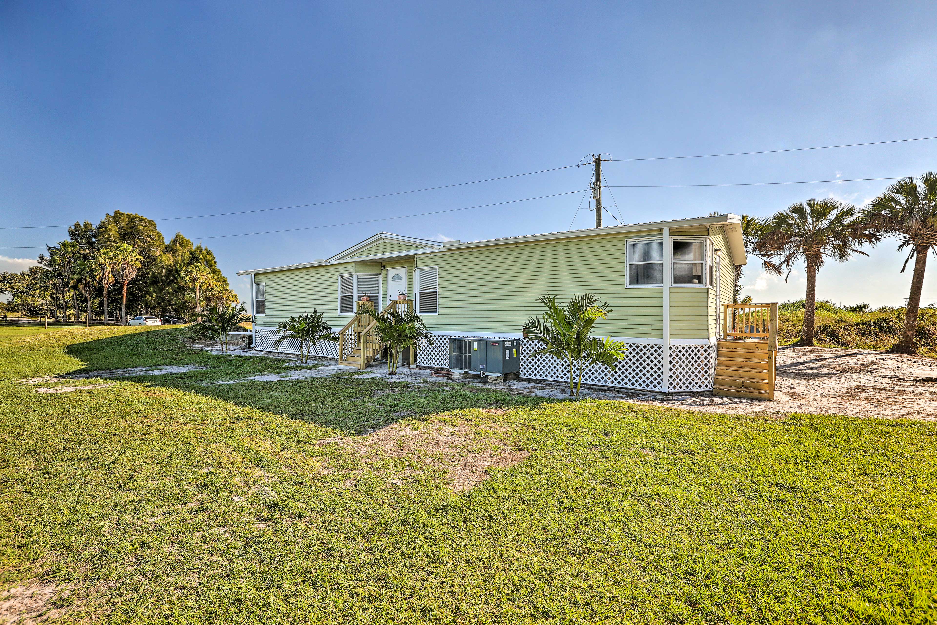 Property Image 1 - Pet-Friendly Home: 10 Mi to Lake Okeechobee!