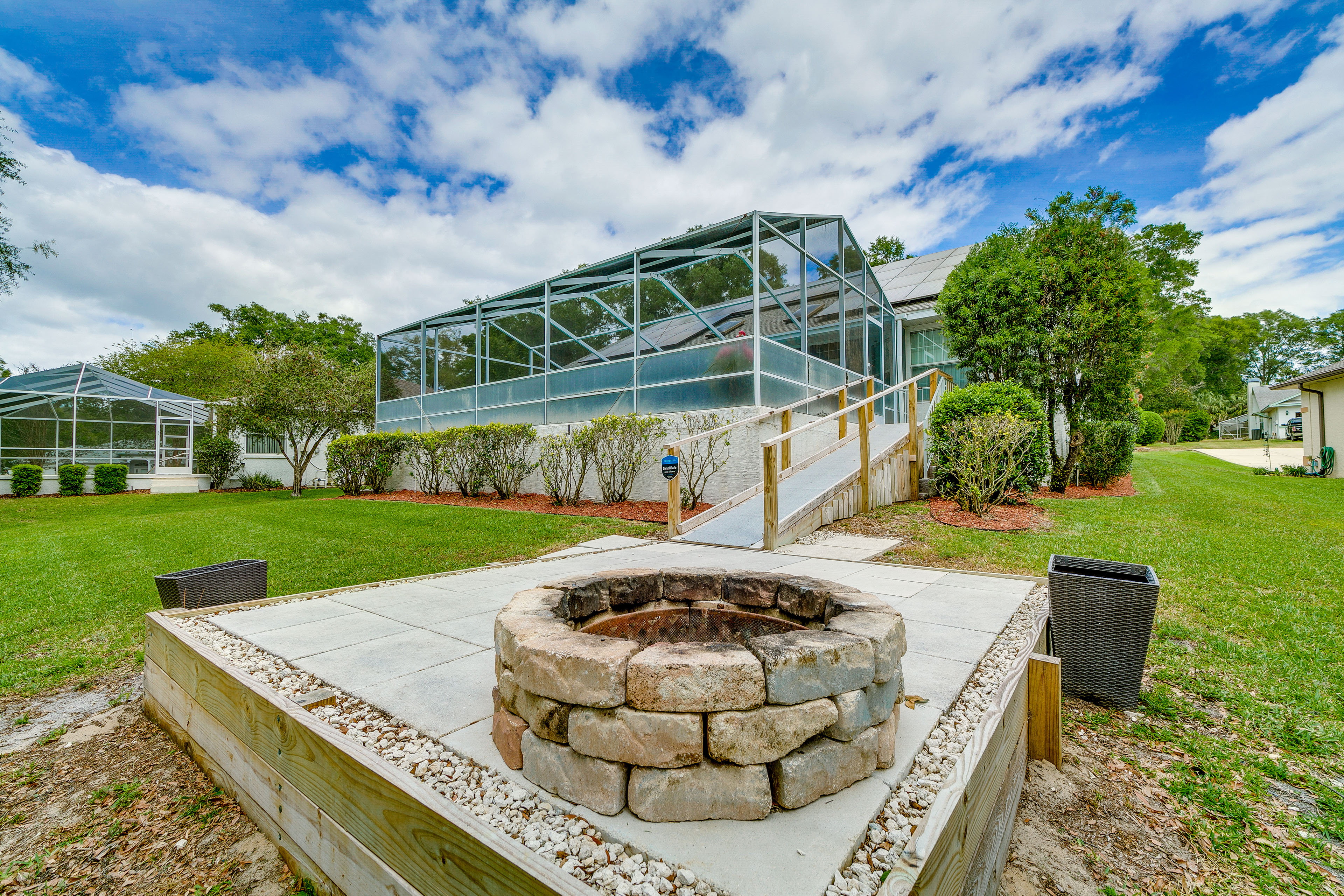 Property Image 2 - Sunny Home w/ Lanai & Grill: Near Rainbow Springs!