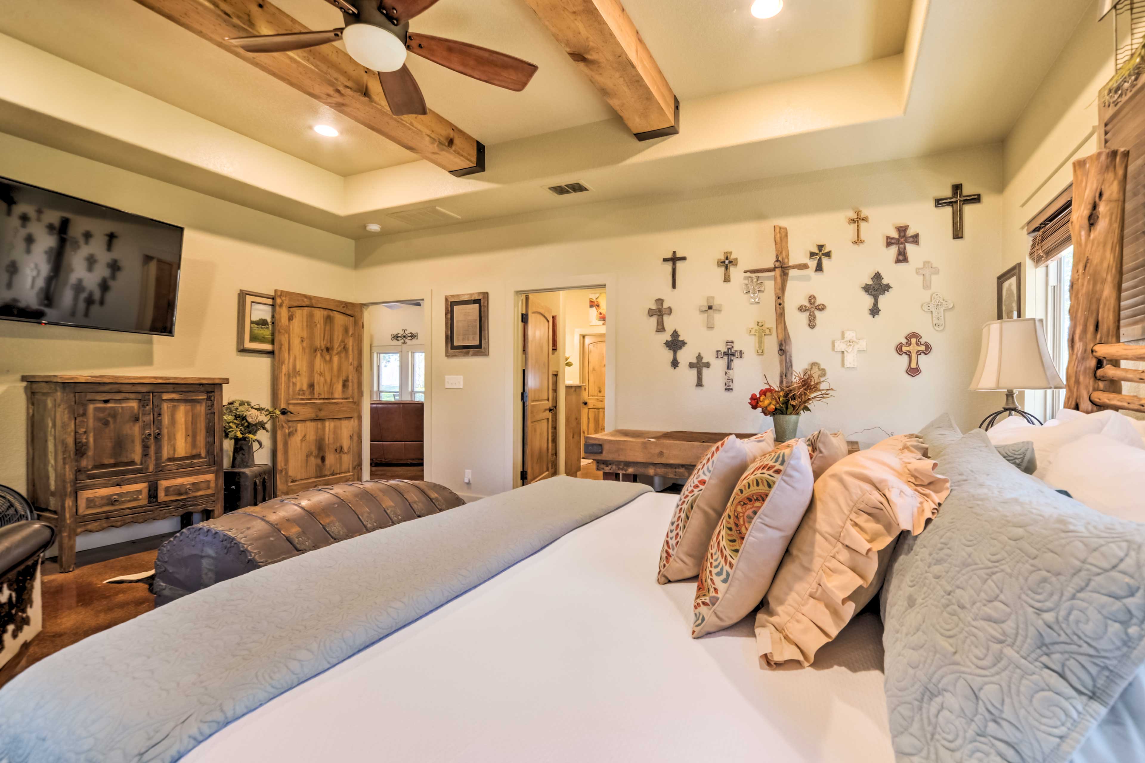 Secluded Country Hideaway w/ Fire Pit & Pool!