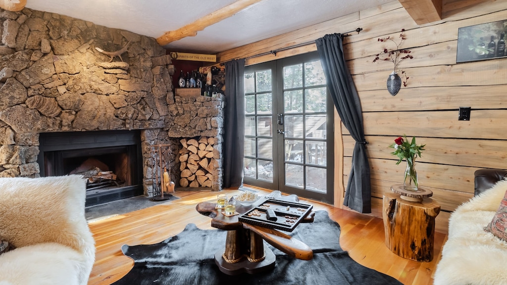 Second living area.