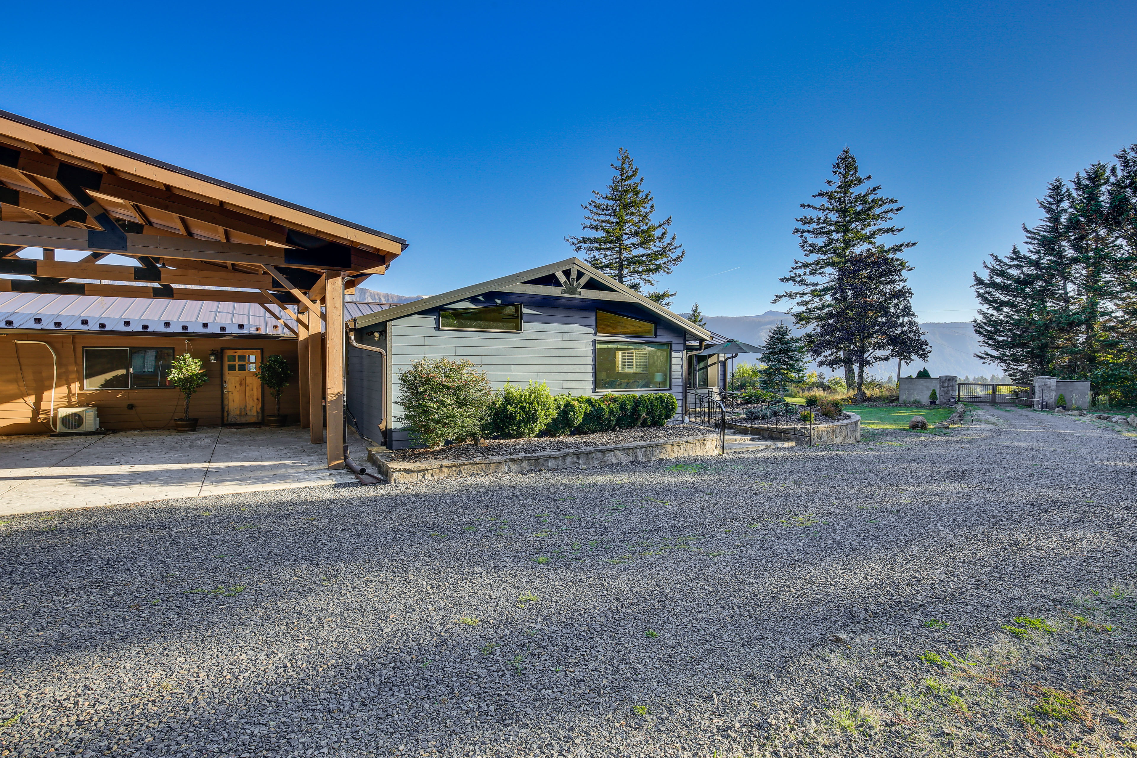 Home w/ Mtn Views & Hot Tub in Stevenson!