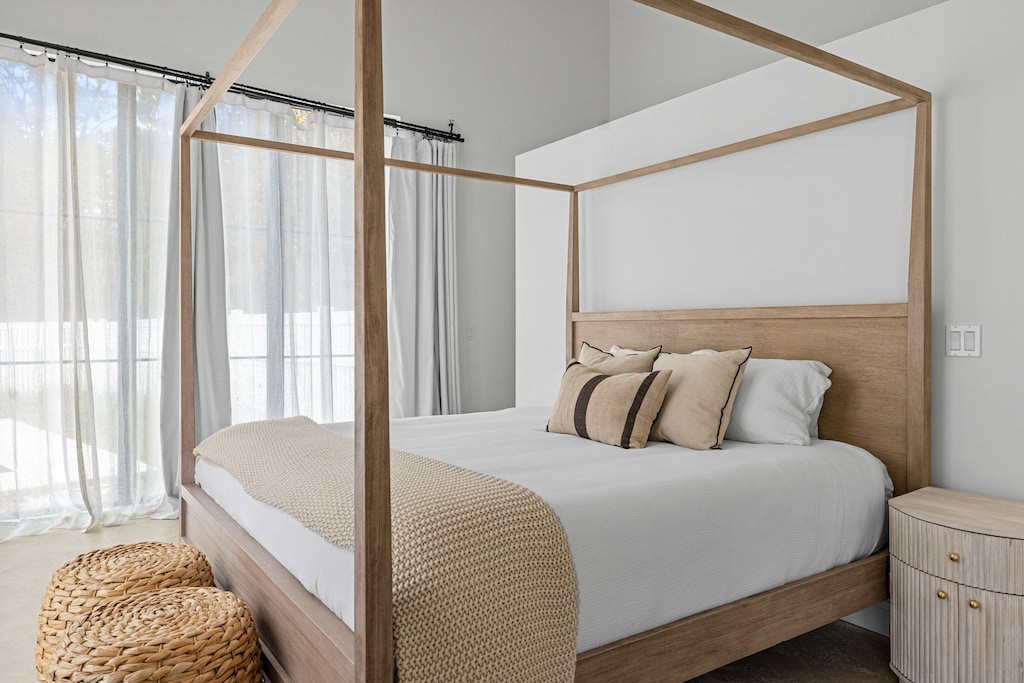 Crisp mornings, serenity, and a bed that’s calling your name.