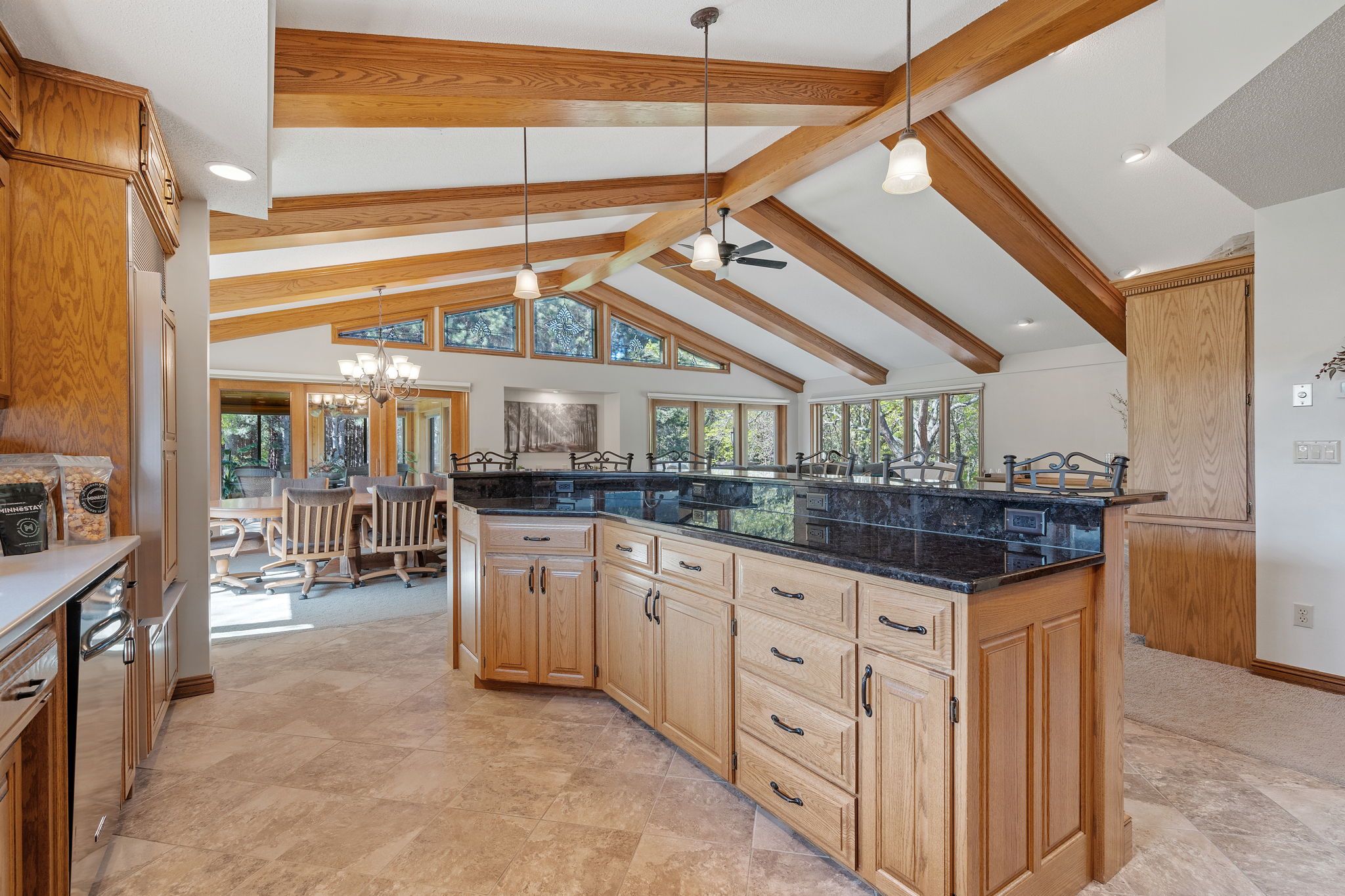 Open spacious kitchen; perfect for entertaining!