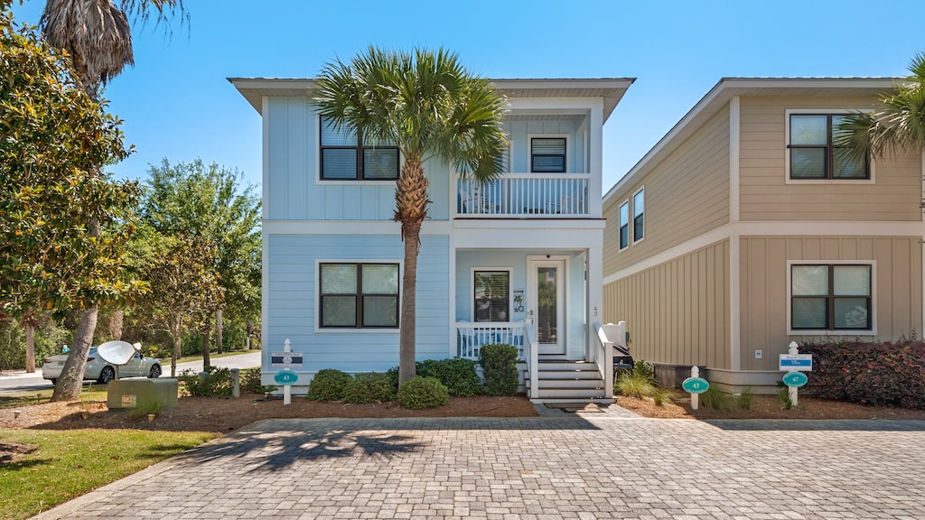 Little Bird&#39;s Nest Exterior