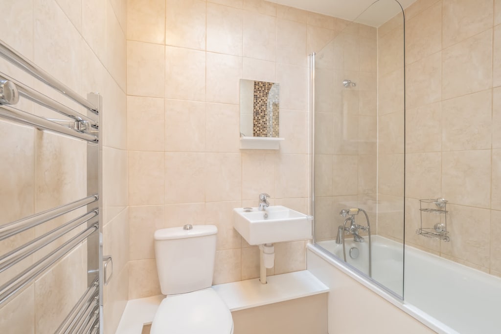 St Martin's Road, Canterbury - Host & Stay