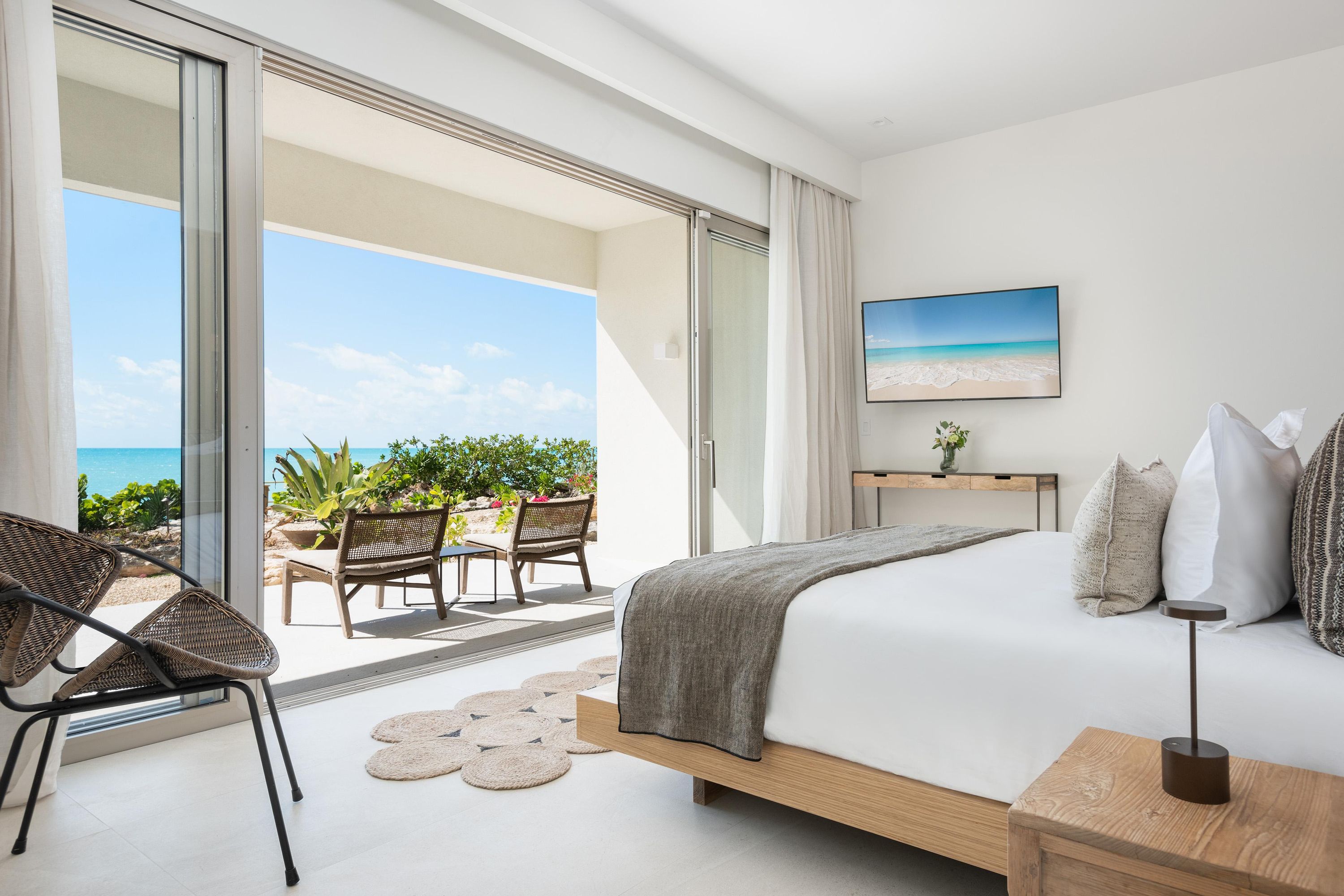 La Mer Villa West  Luxury Oceanfront on Sapodilla Bay