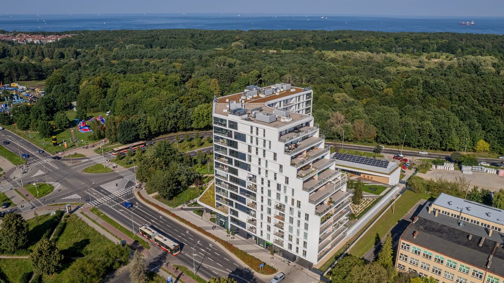 The building is located in a vibrant neighborhood with plenty of dining options. 