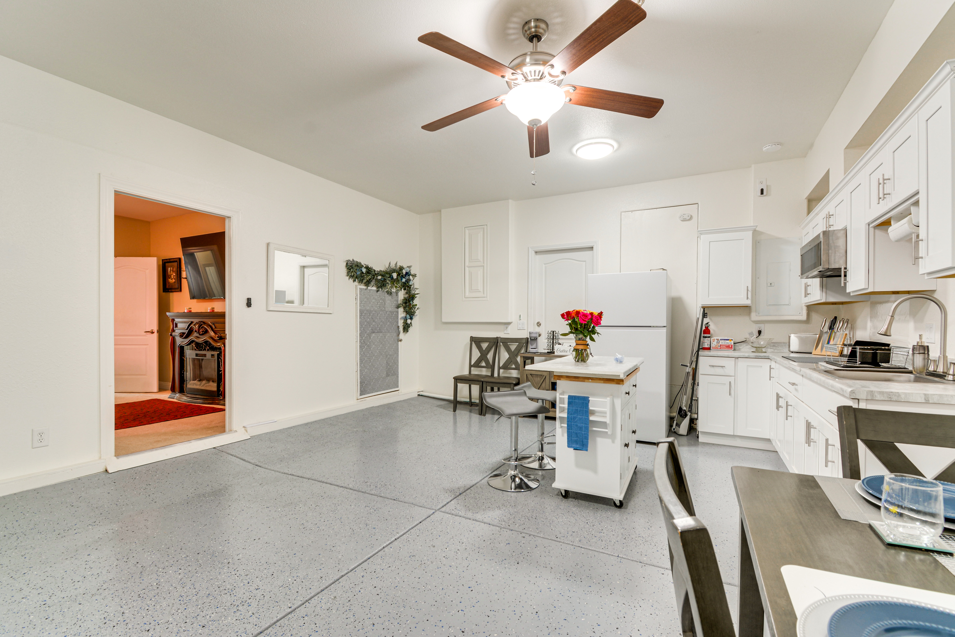 10 Mi to Yosemite Lake: Atwater Retreat