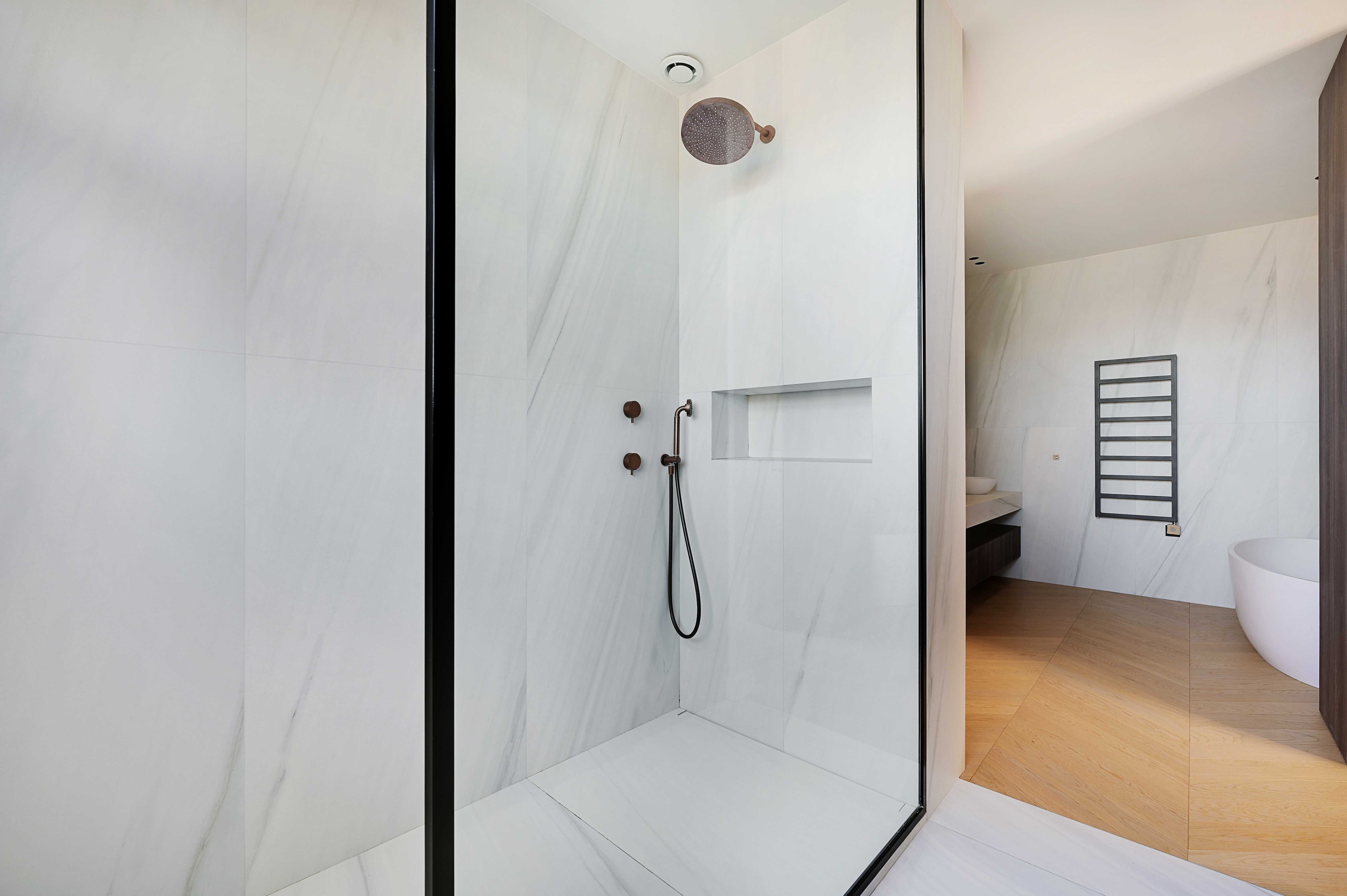 Modern Comfort and Rooftop Serenity in Neuilly-sur-Seine