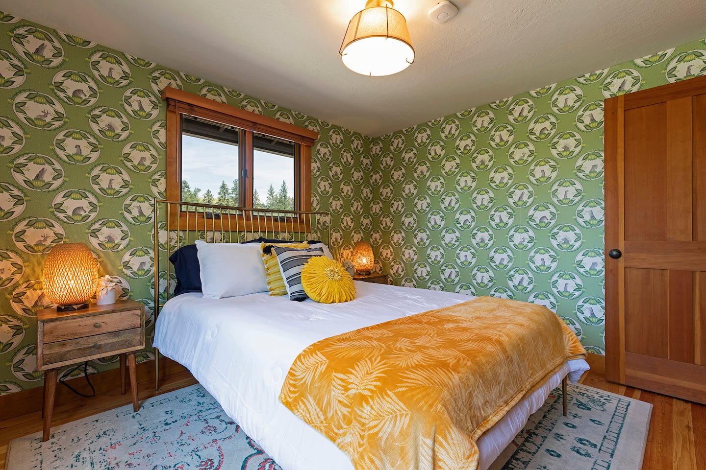 Modern Comforts & Mountain Views - Near Downtown 