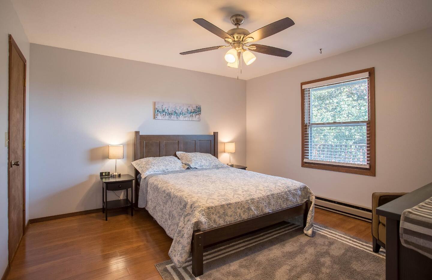 Spacious South Hills 4 Bedroom  with a view!