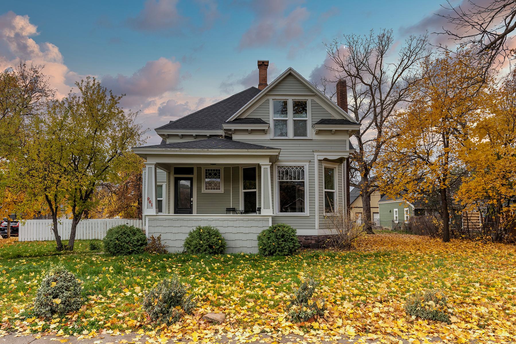 Property Image 1 - Beautifully updated 1920’s Home