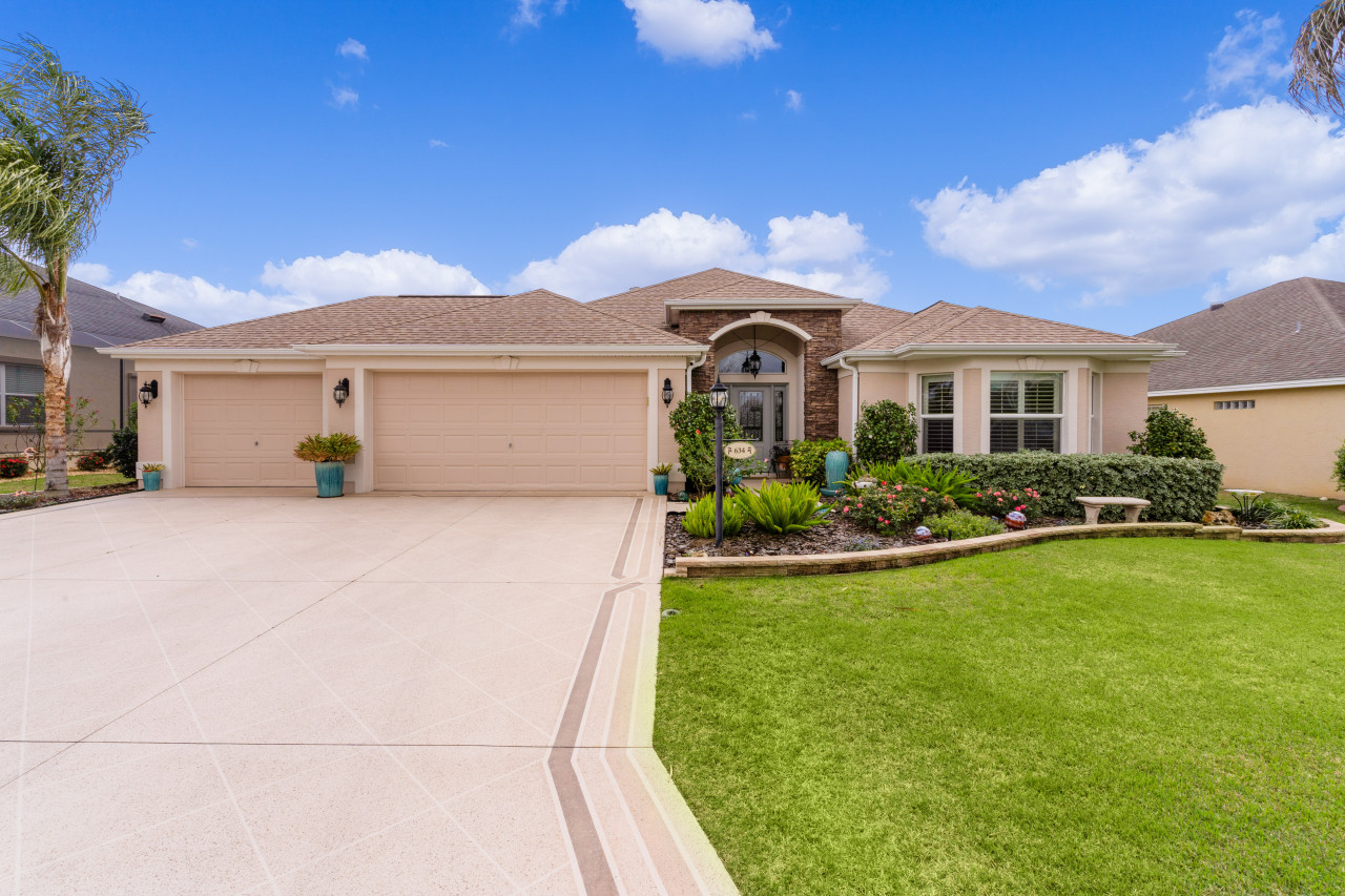 Property Image 1 - Glendale Poolside Retreat