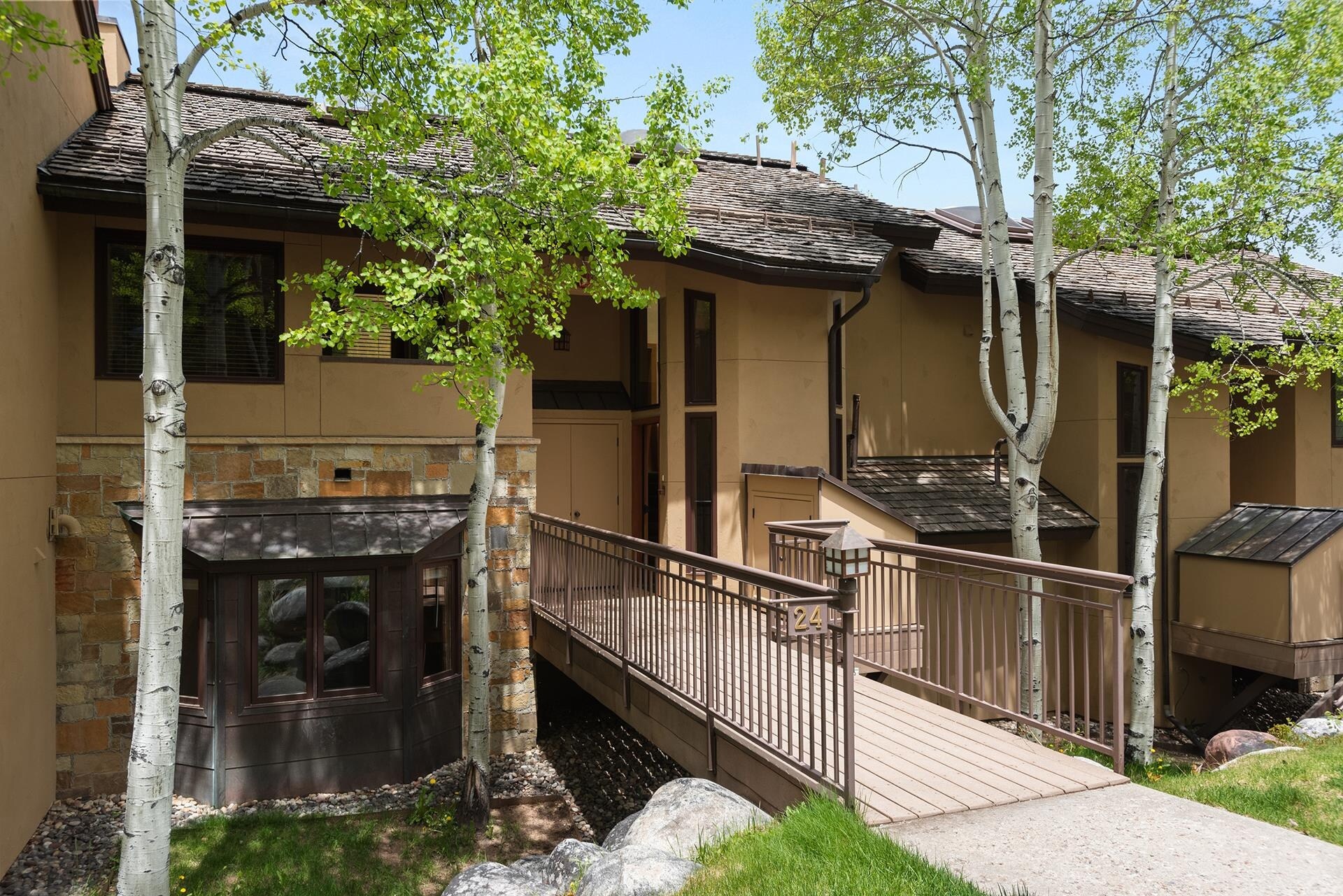 Poolside Snowmass View Townhome with Hot Tub