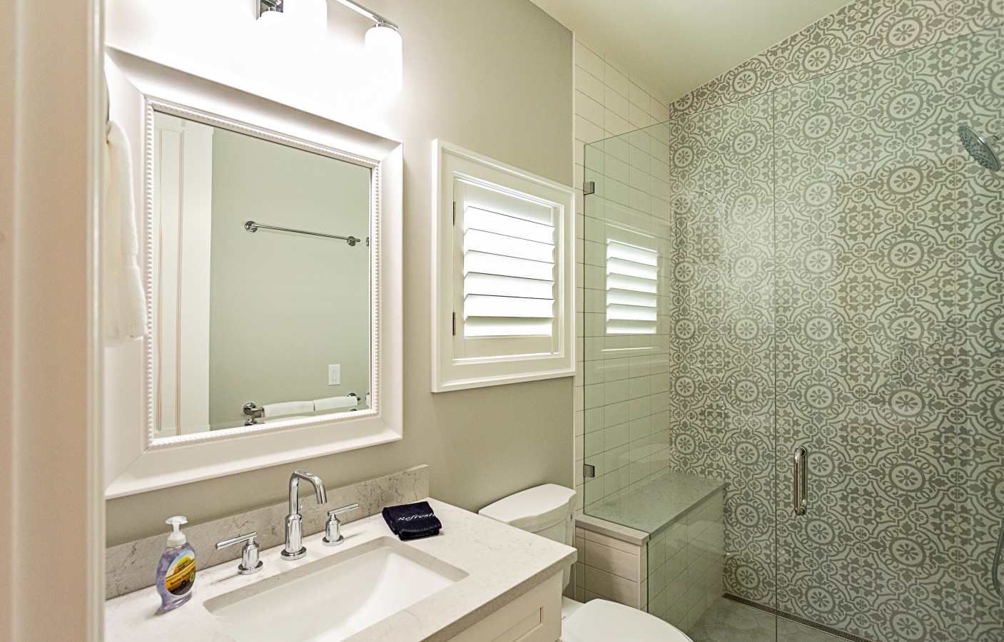 Tuscan Vacation Rental. Stylish 3-Bedroom Getaway Near Vanderbilt Beach Enjoy a Private Pool, Spacious Layout, and Modern Comforts Perfect for Families, Groups, and Pet-Friendly Stays