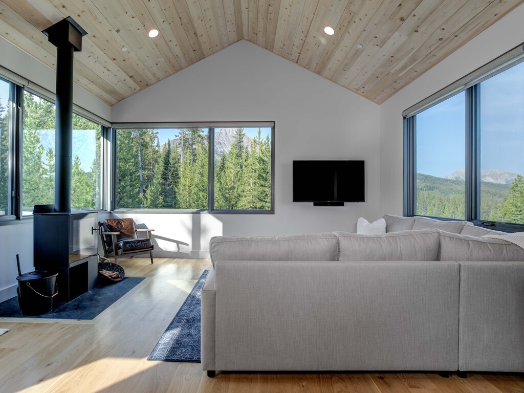 Lake Cabin 26, Living Room, 3