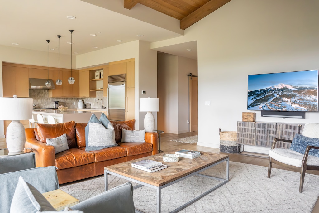 Lodgeside 83D