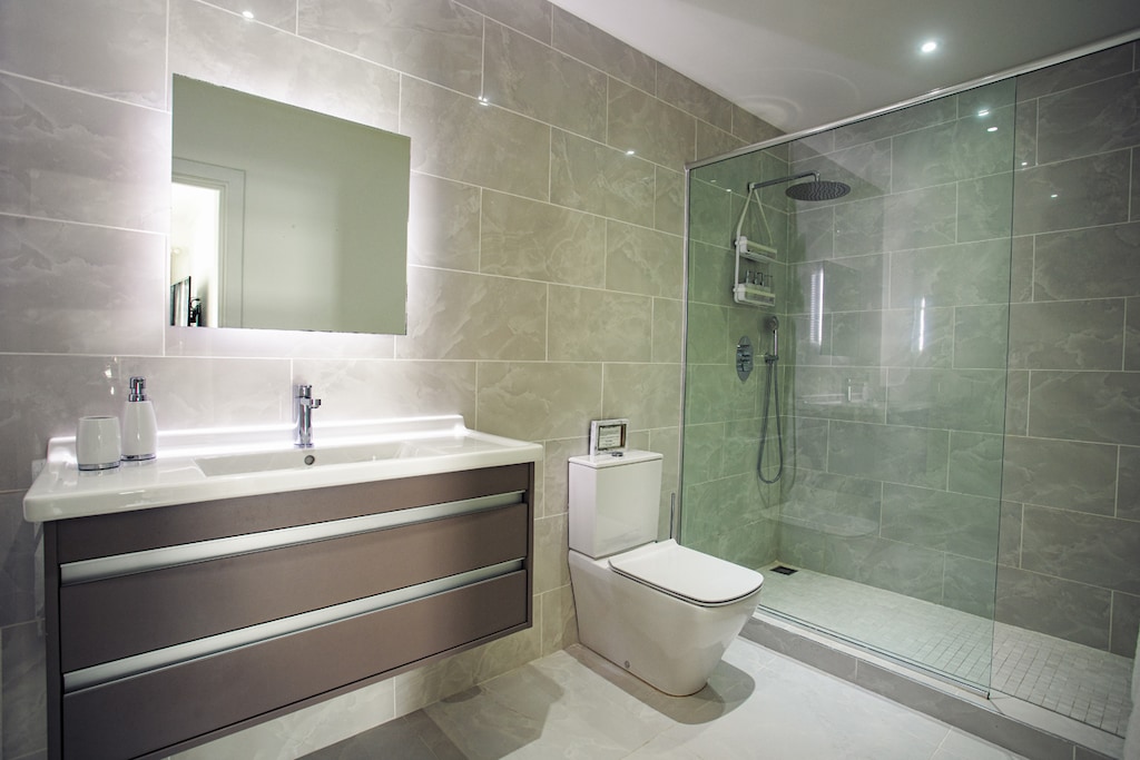 The Villa at The St. James - Bathroom