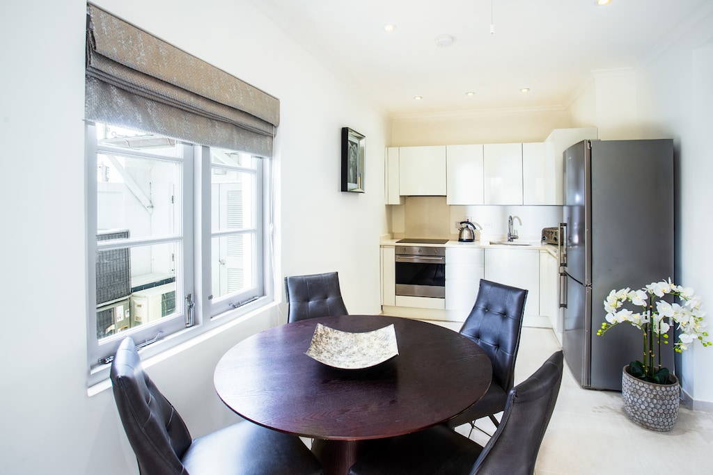 The Villa at The St. James - Kitchen