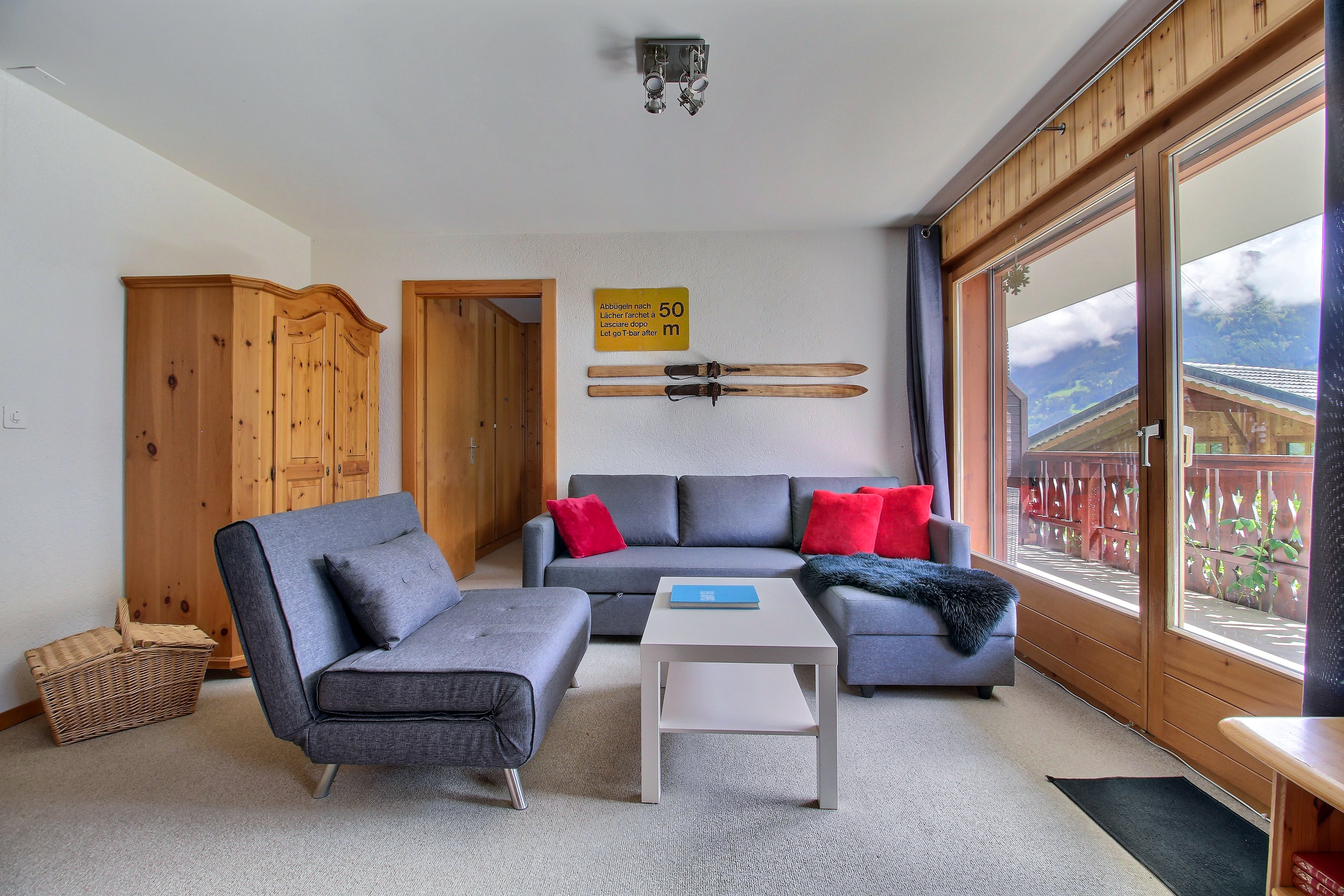 Terrasse, ski locker on the slopes